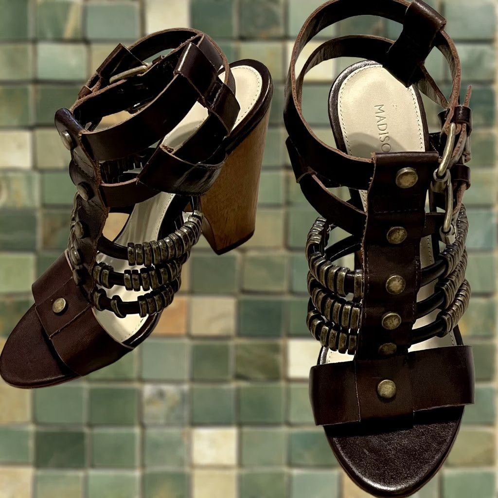 Madison VINTAGE? NWOT MADISON HARDING Brown Leather Wood Chunky Heel Sandals Gladiator 8.5 Brazil Size US 9 / IT 39 - 1 Thumbnail
