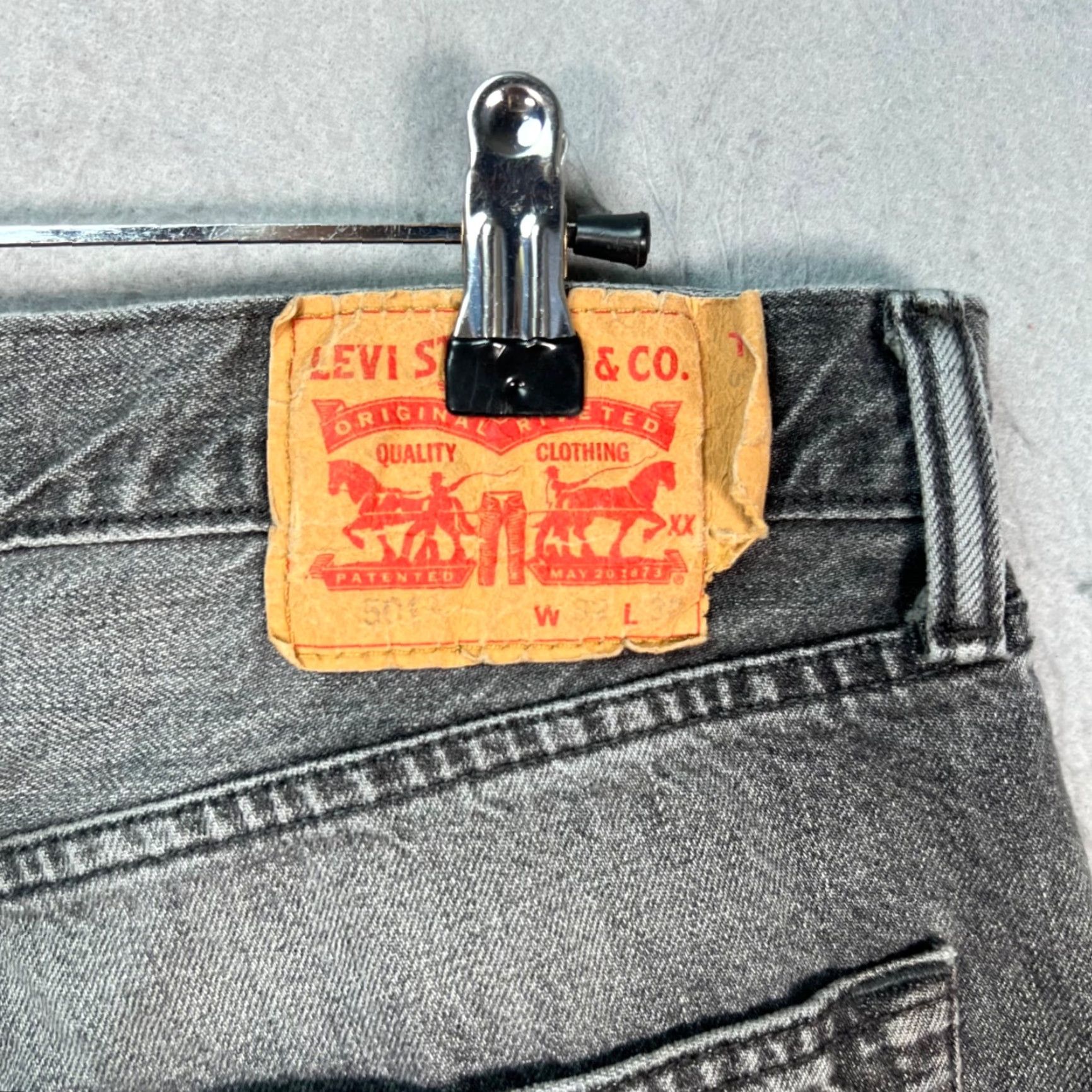 Levi's Levis 501 Mens Jeans Gray Distressed Straight 32x29 Denim 100% Cotton Leather? Wait Size US 32 / EU 48 - 3 Thumbnail