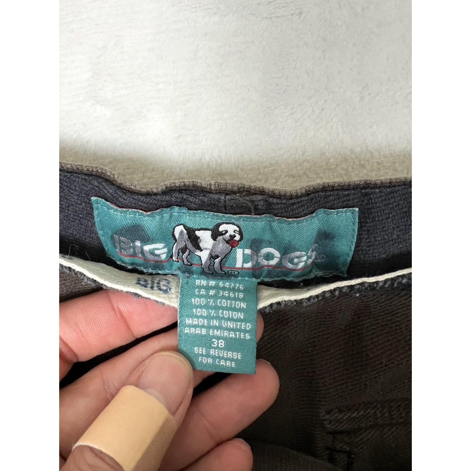 Big Dogs VINTAGE Big Dogs Cargo Shorts Mens 36 Brown Cotton Canvas Utility Y2K READ Size US 36 / EU 52 - 4 Thumbnail