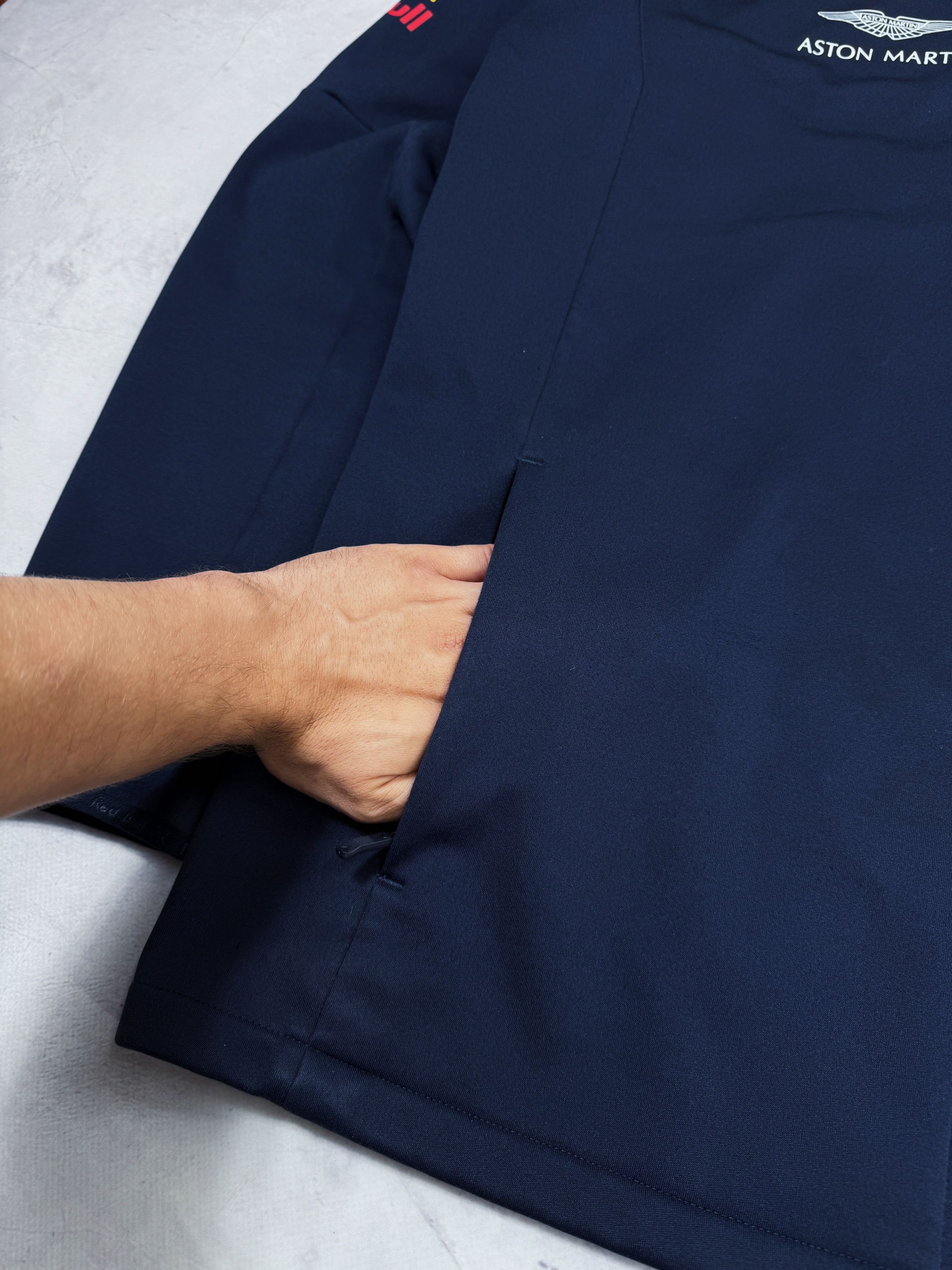 Puma × Red Bull Puma Red Bull Softshell Jacket F1 Aston Martin Mobil1 Honda Size US L / EU 52-54 / 3 - 7 Thumbnail