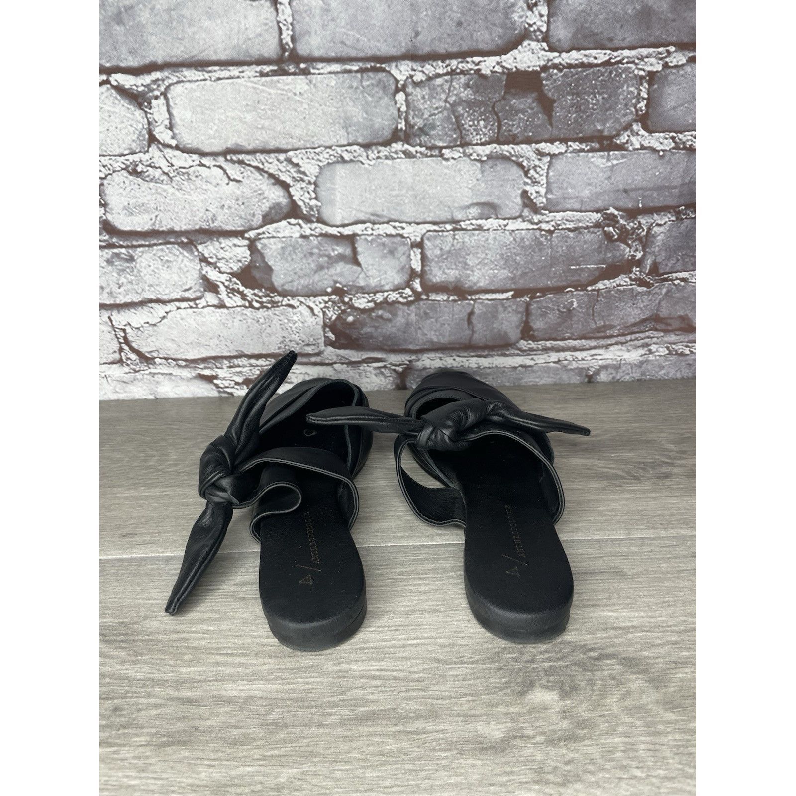Anthropologie Anthropologie Black Leather Bow Pointed Toe Mules Flats Wome Size US 7.5 / IT 37.5 - 7 Thumbnail