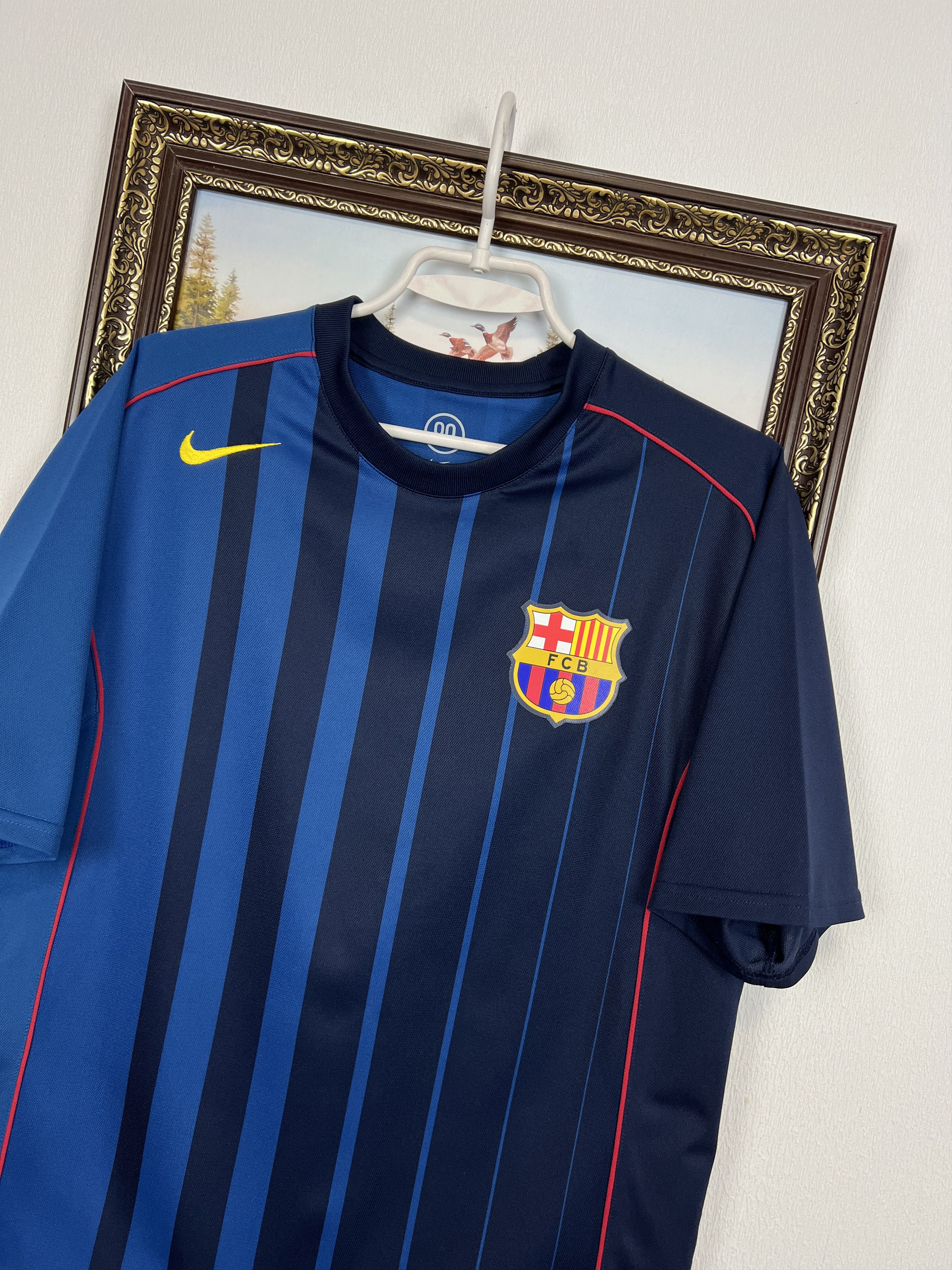 Barcelona football shirt 2004 Soccer Nike Jersey Tee Hype