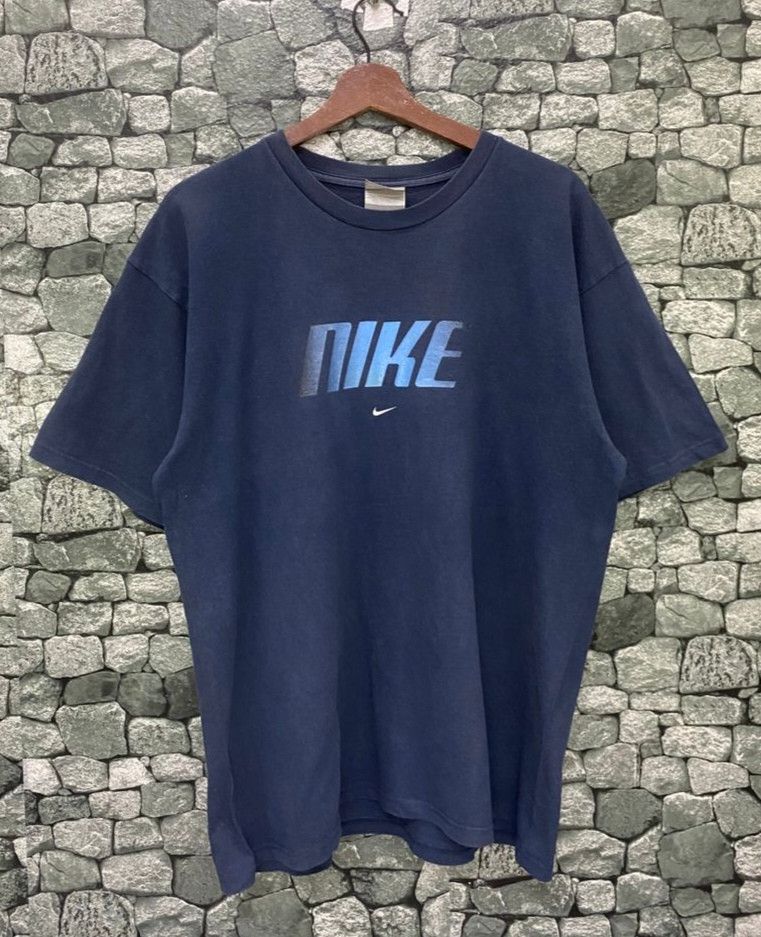 Nike Vintage Nike Swoosh Sportwear Tshirt Size US M / EU 48-50 / 2 - 1 Thumbnail