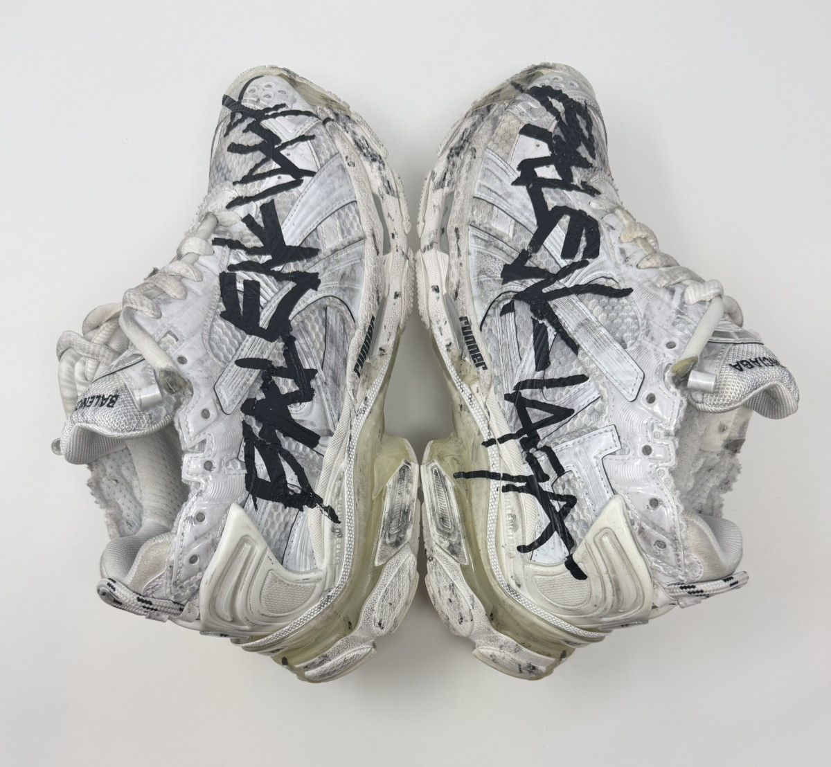 Balenciaga Balenciaga Runner Graffiti Sneaker White Size US 7 / EU 40 - 3 Thumbnail