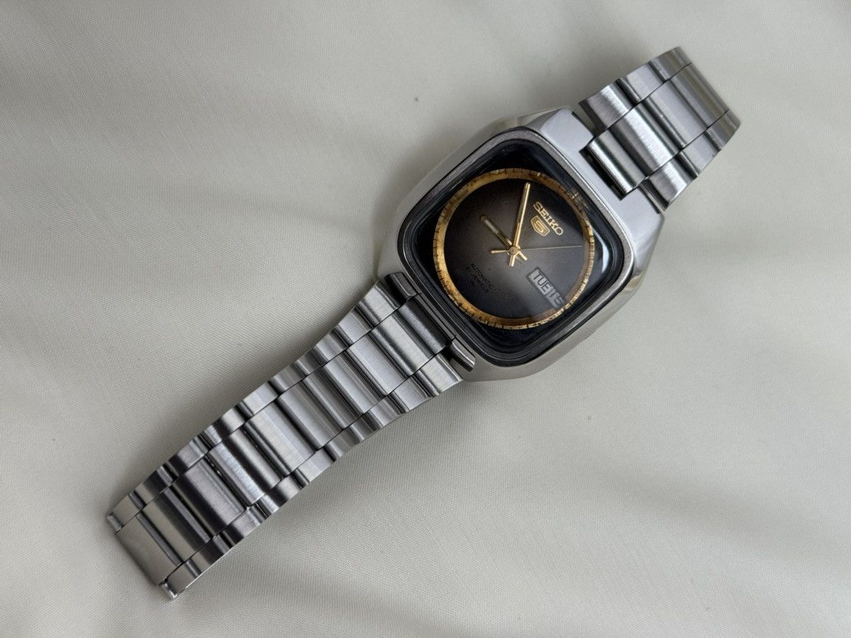 Seiko Seiko 5 TV Case Vintage Watch 7019|Day/Date watch japan made Size 36 - 11 Thumbnail