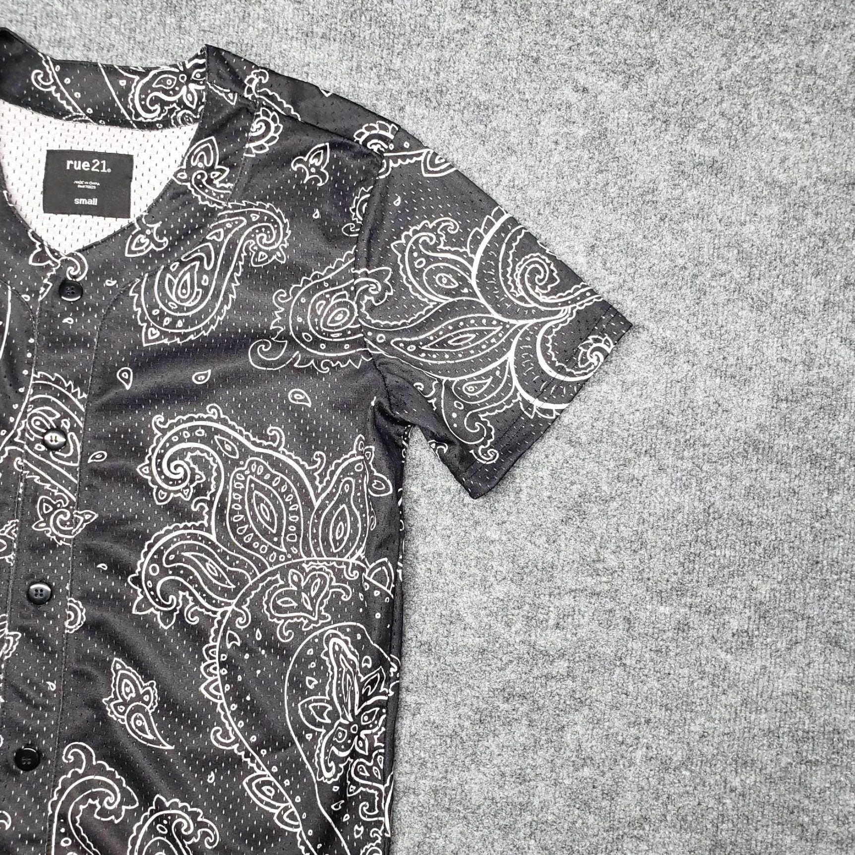 Vintage Rue21 Jersey Shirt Mens S Black Paisley Short Sleeve Button Up Collarless New Size US S / EU 44-46 / 1 - 5 Thumbnail