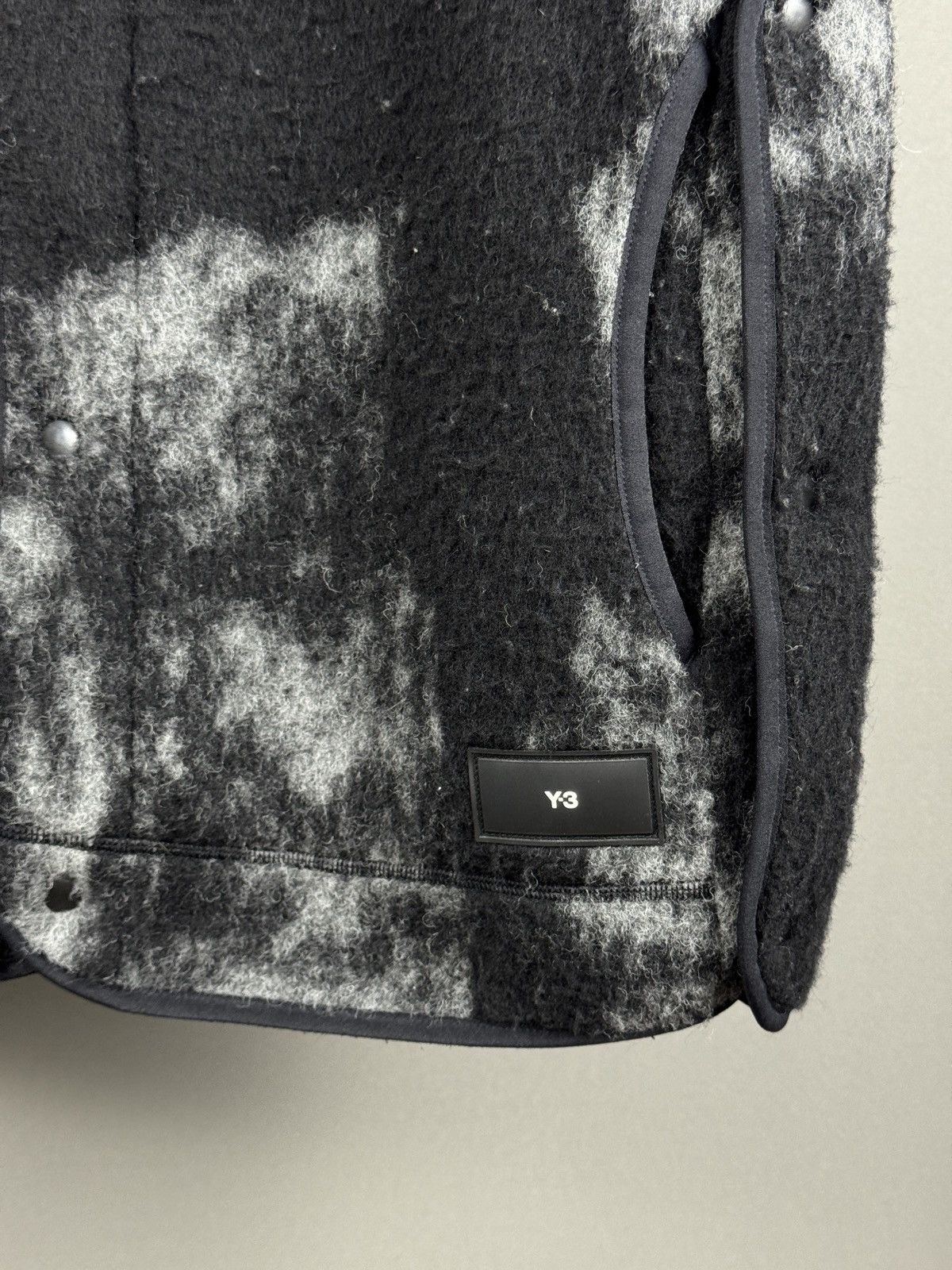 Yohji Yamamoto Y-3 Graphic-Print Wool-Blend Gilet in black and heather grey Size US M / EU 48-50 / 2 - 4 Thumbnail