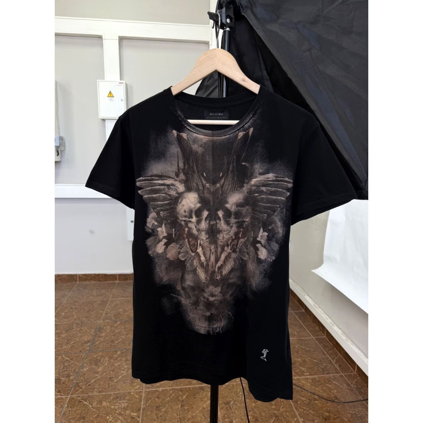Vintage Y2K Religion Skull Affliction Style T-Shirt M Black Mens XS? Size US M / EU 48-50 / 2 - 2 Thumbnail