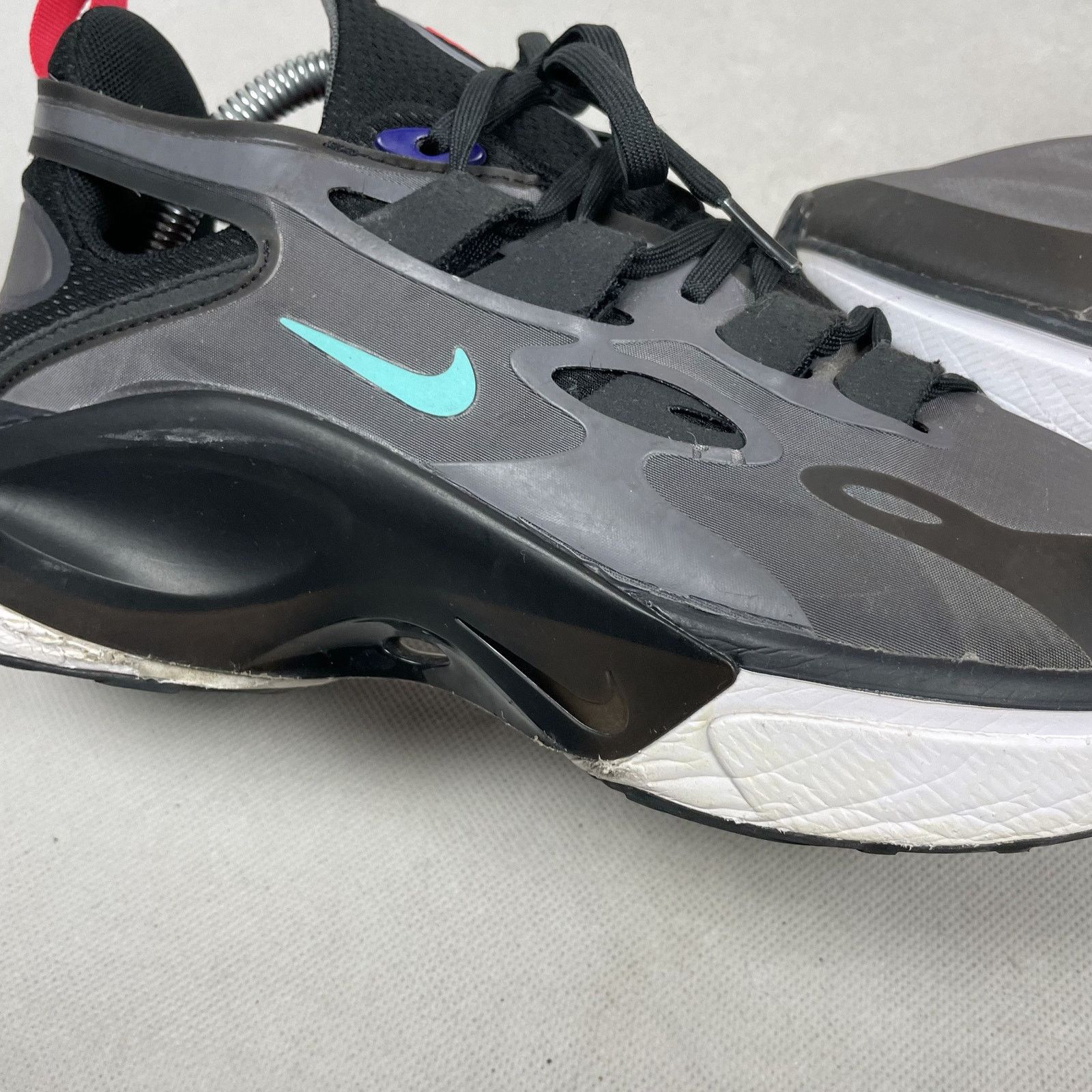 Nike Nike Signal D/MS/X AT5303-005 Men Black Dark Gray Sneakers 9 Size US 9 / EU 42 - 7 Thumbnail