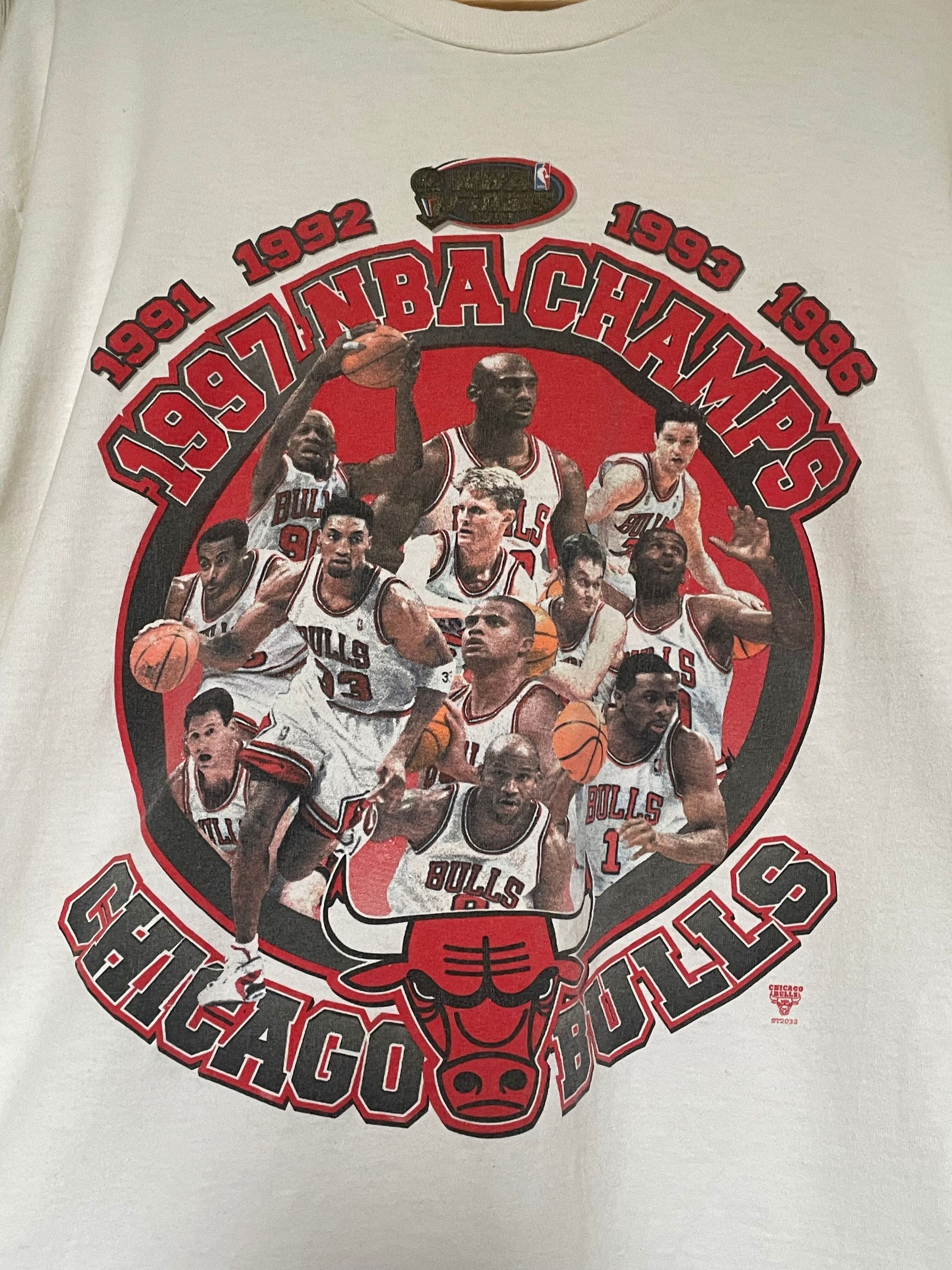 Vintage Chicago Bulls 1997 Championship Tee Size US L / EU 52-54 / 3 - 2 Thumbnail