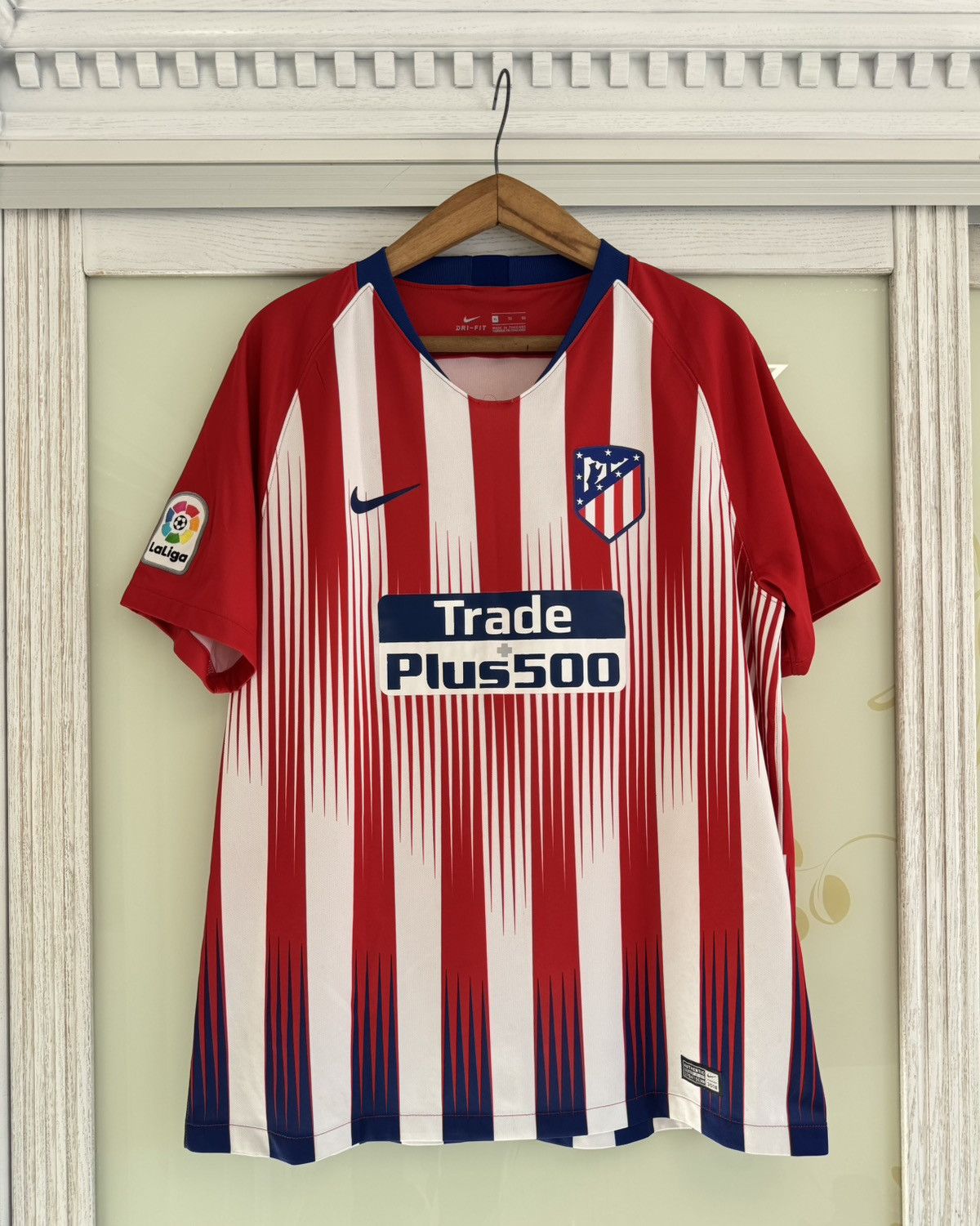 Nike Atletico Madrid 2019-2020 Home Soccer Jersey Football Shirt Size US XL / EU 56 / 4 - 1 Thumbnail