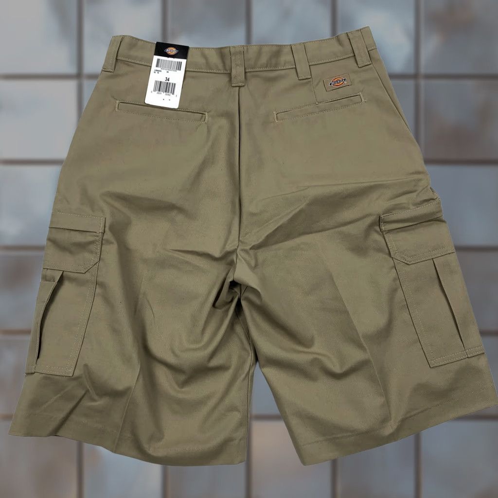 Dickies Dickies Cargo Shorts Khaki Flat Front 34 New with Tags Men’s LR542DS Cargo Pocket Size US 34 / EU 50 - 1 Thumbnail