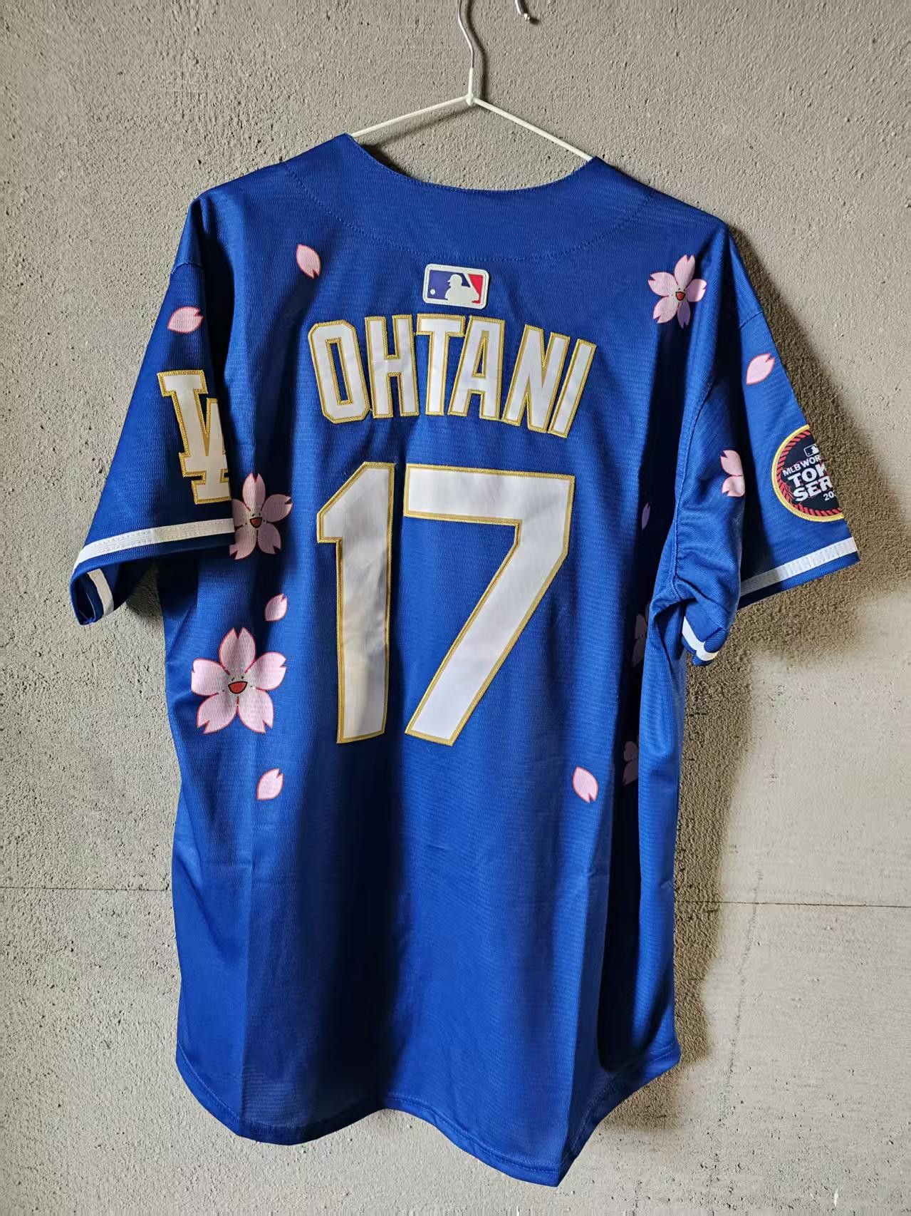MLB Los Angeles Dodgers #17 Shohei Ohtani Jersey Blue Size US XL / EU 56 / 4 - 1 Thumbnail