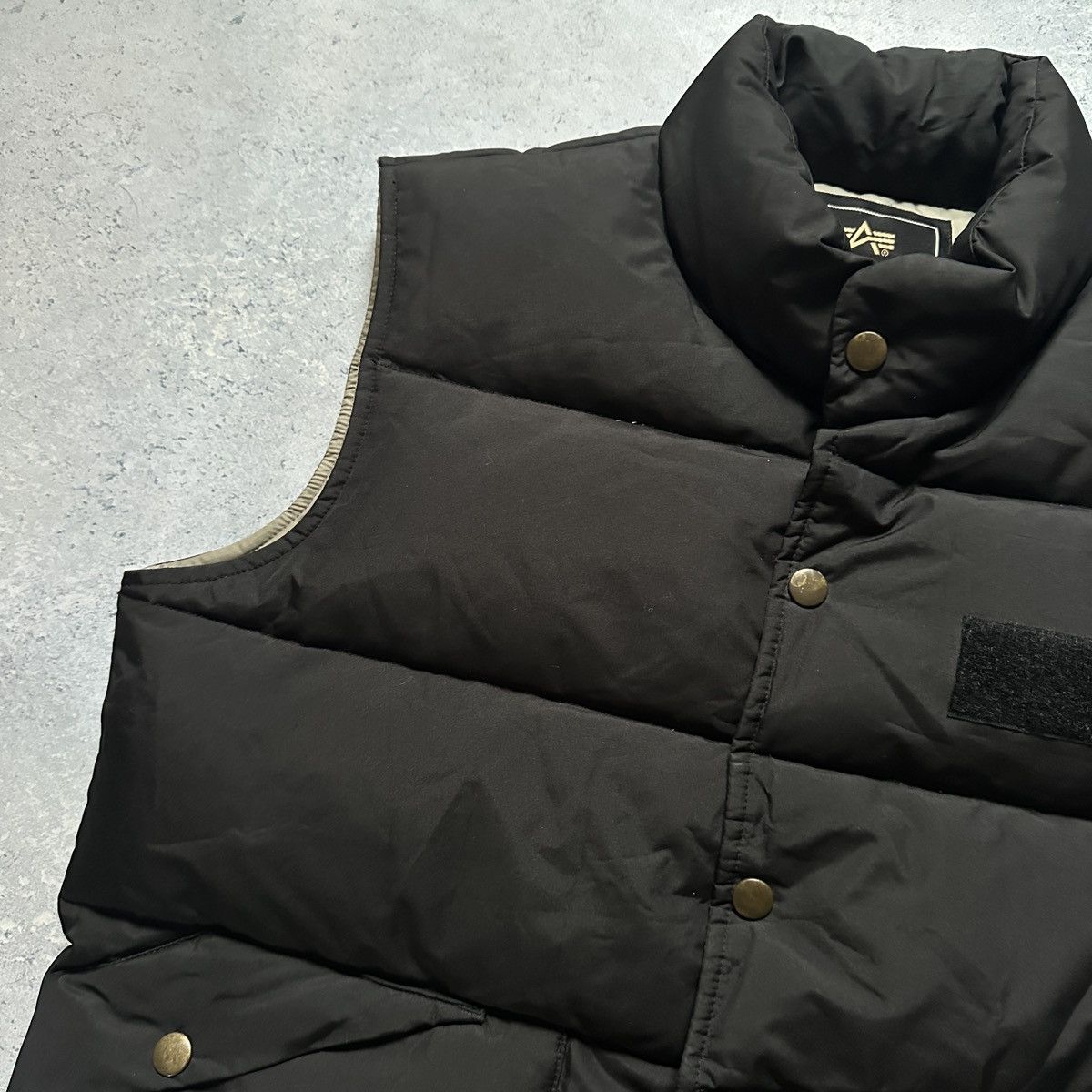 Alpha Industries Vintage Alpha Industries Cropped Puffer Down Vest Womens XS Size XS / US 0-2 / IT 36-38 - 2 Thumbnail