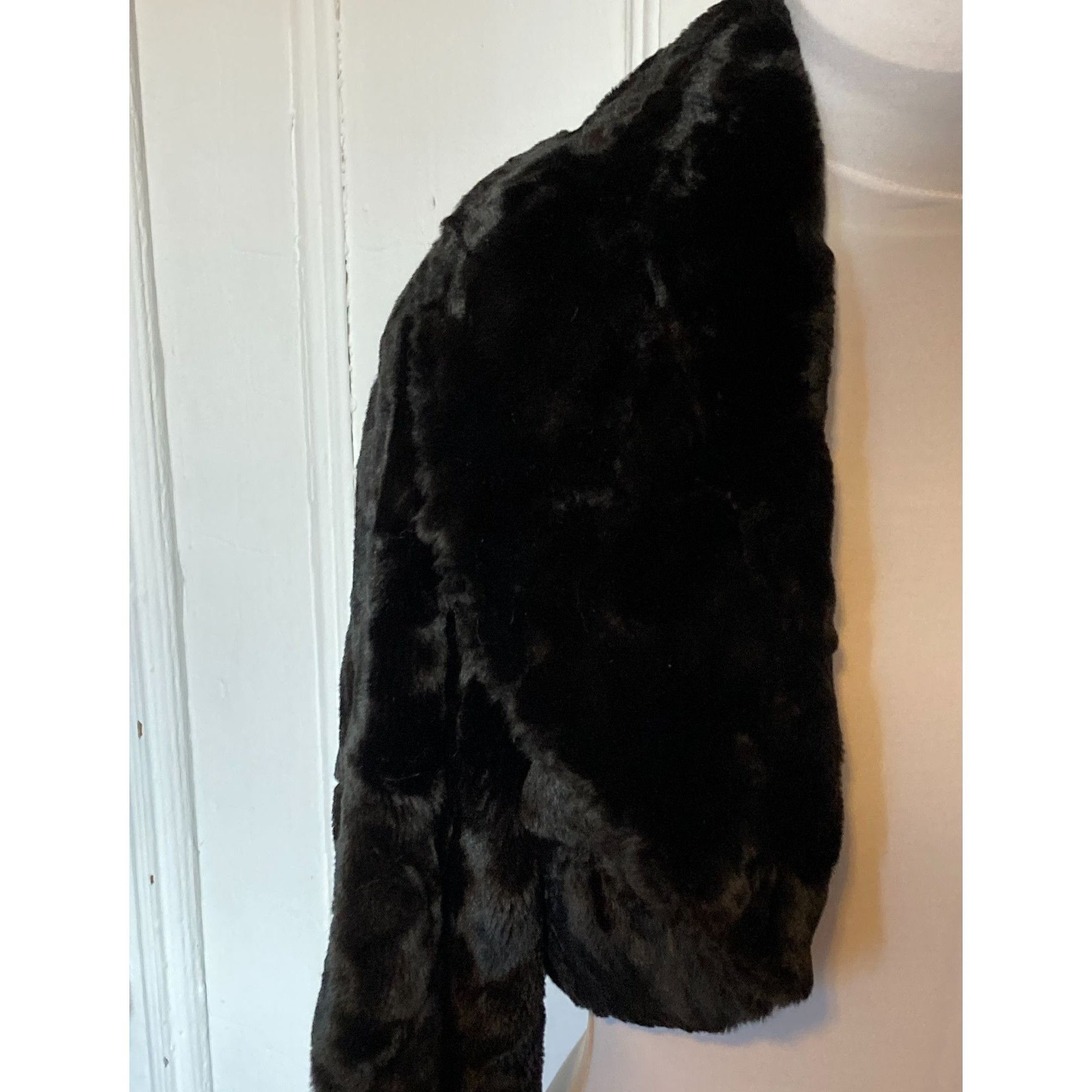 Vintage William B Jet Black Faux Fur Shrug With Dramatic Big Cuffs, Size M / US 6-8 / IT 42-44 - 3 Thumbnail