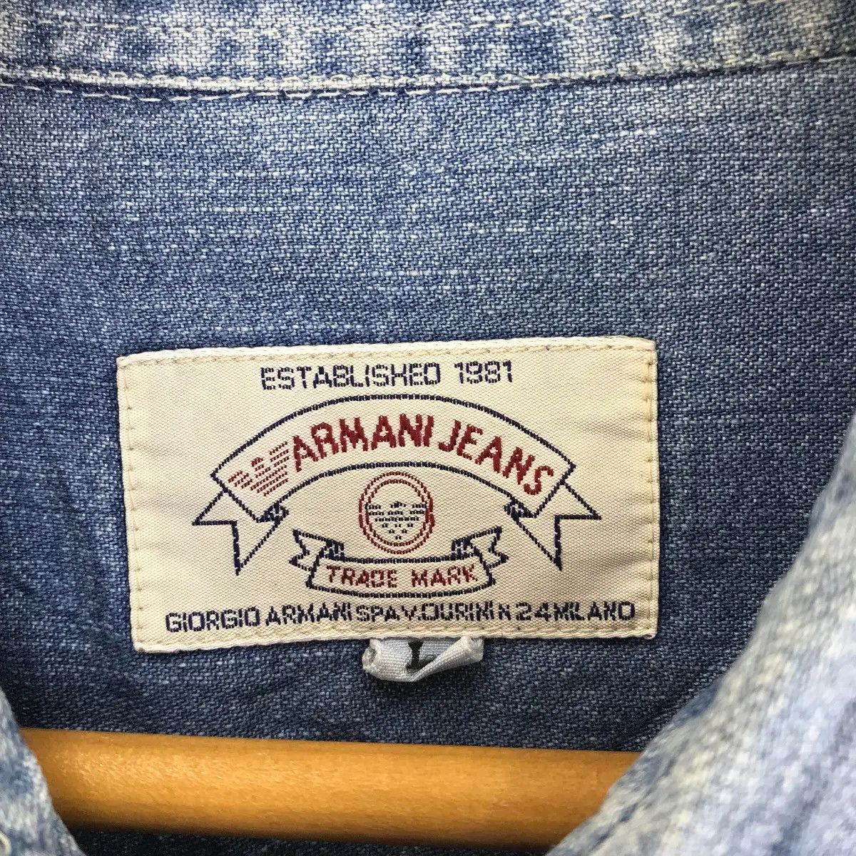 Giorgio Armani Vintage GIORGIO ARMANI JEANS Made In Italy Denim Jacket Size US L / EU 52-54 / 3 - 3 Thumbnail