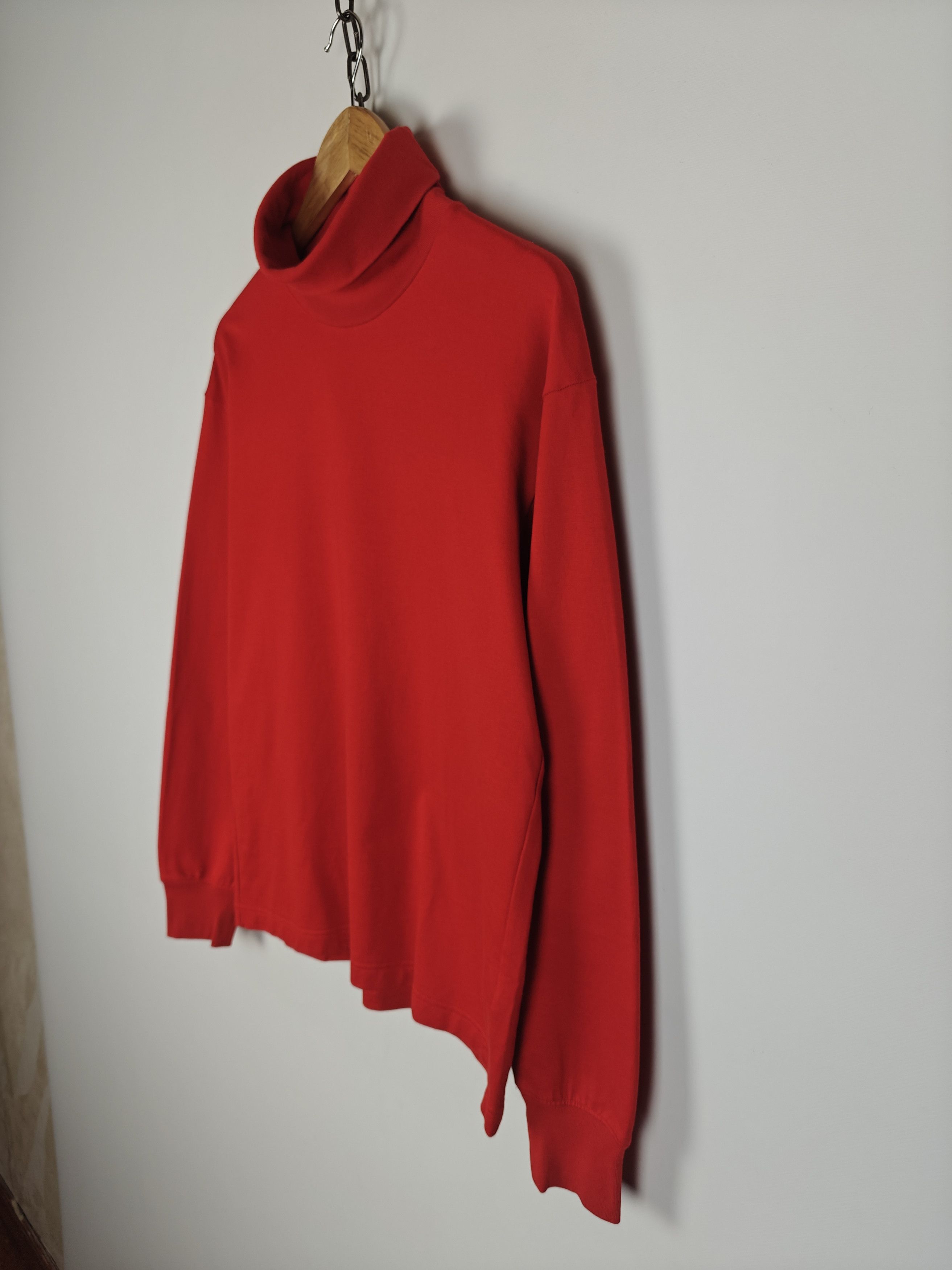 Uniqlo Uniqlo Turtleneck Sweatshirt Red Pullover size S Size US S / EU 44-46 / 1 - 5 Thumbnail