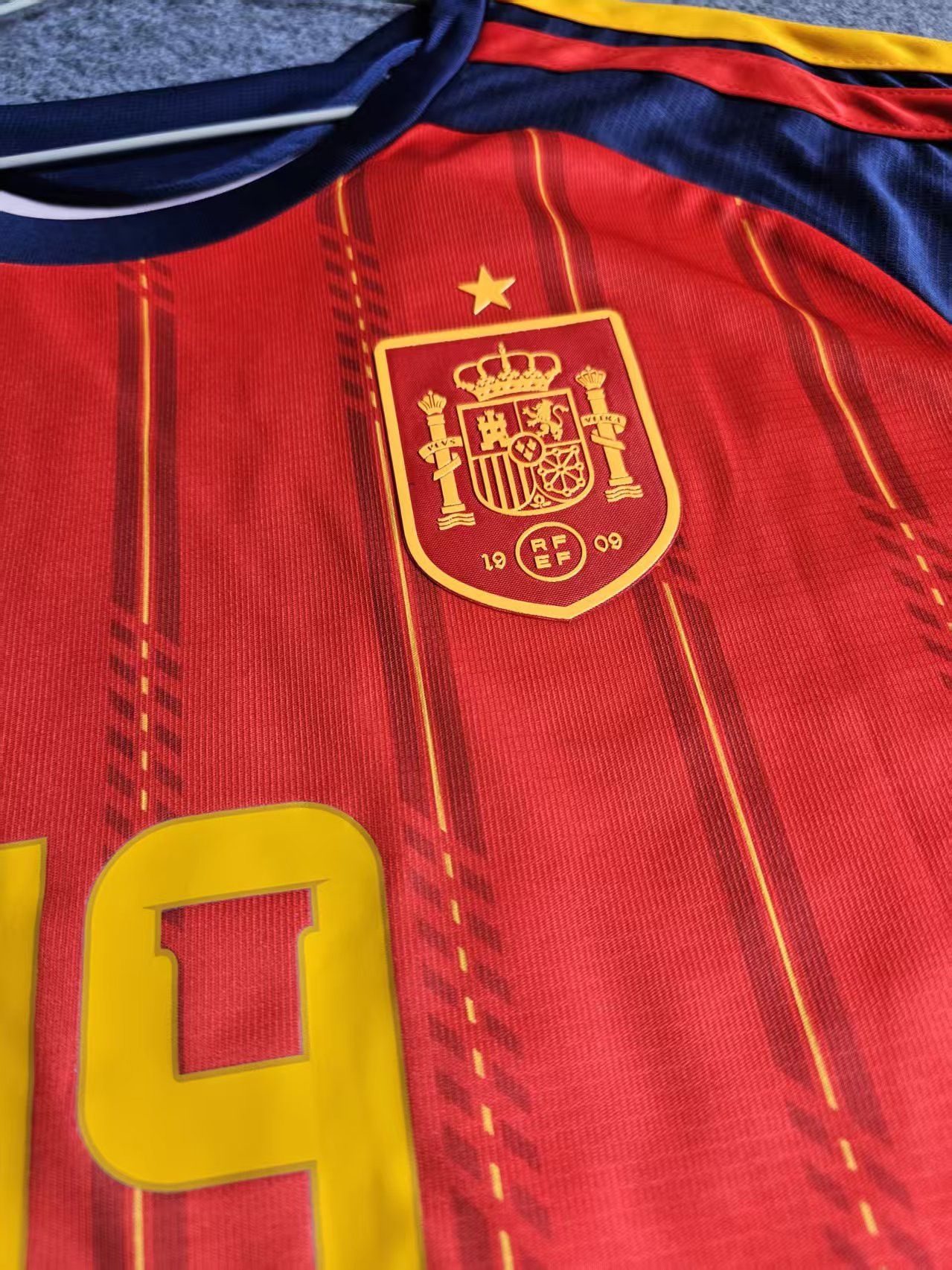 Other 2026 Spain Jersey #19 Lamine Yamal Jersey Size US M / EU 48-50 / 2 - 4 Thumbnail