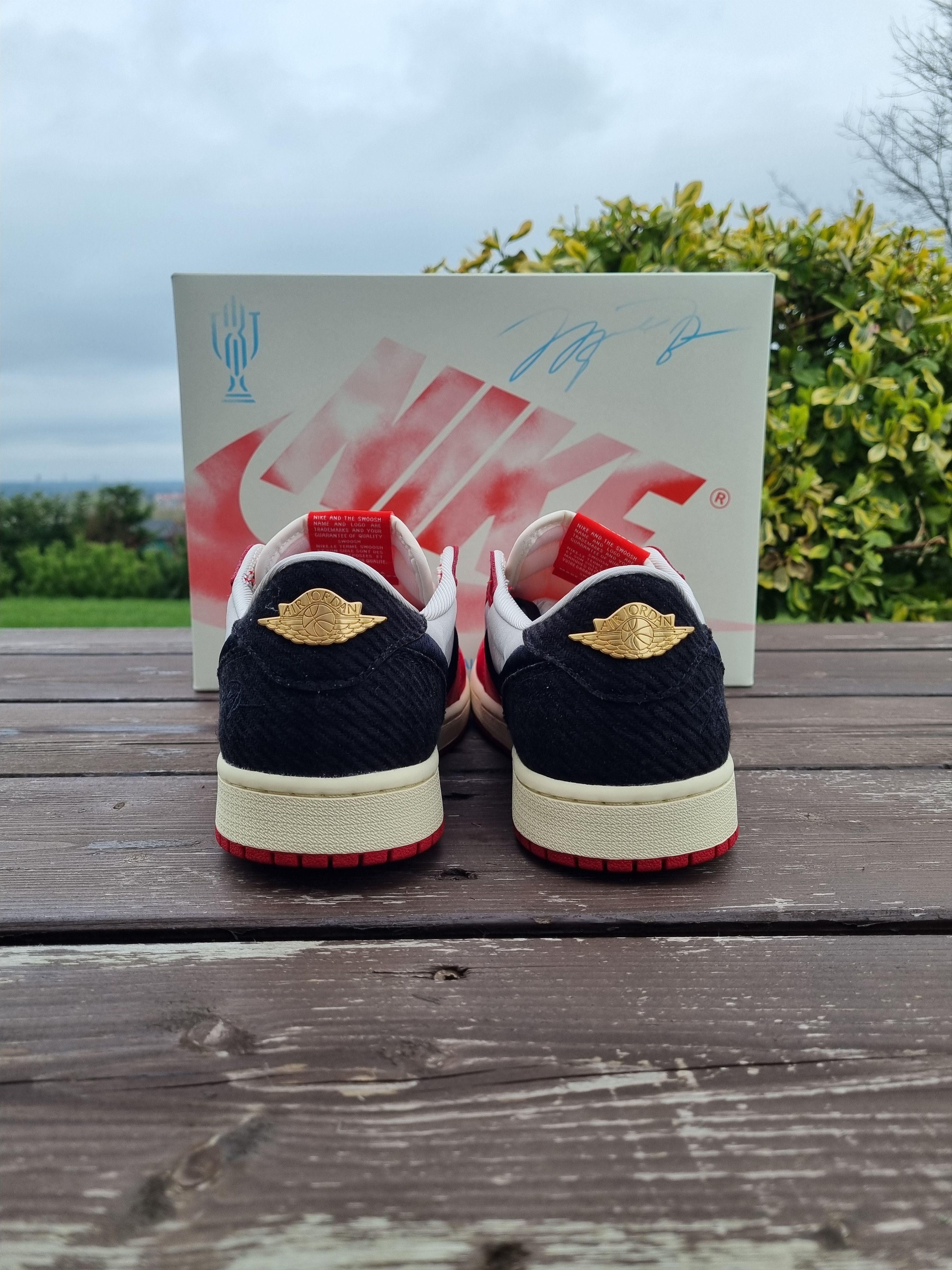 Jordan Brand Jordan 1 Retro Low Trophy Room Away Size US 10 / EU 43 - 7 Thumbnail