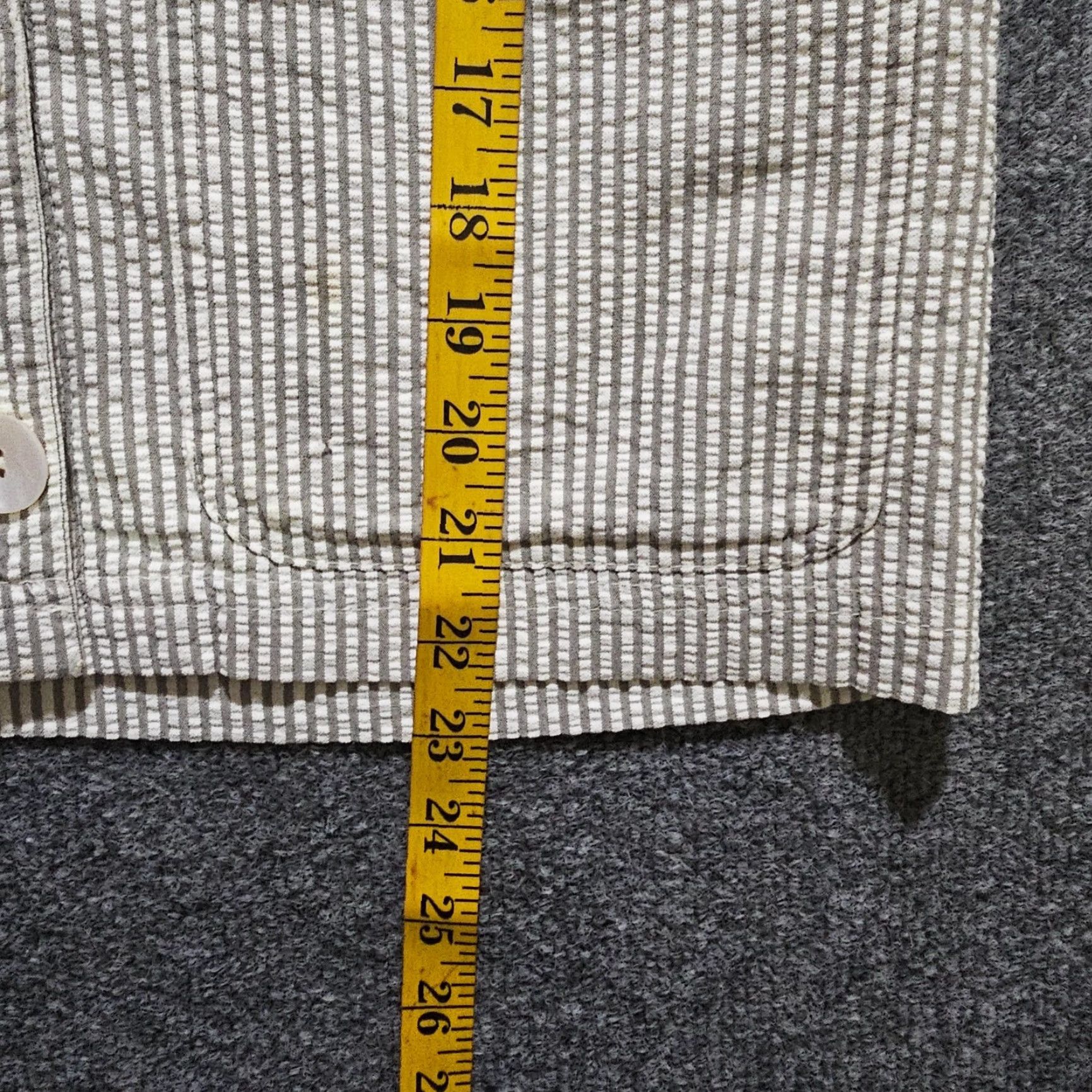 Vintage Garnet Hill Blouse Shirt Womens 6 Gray White Stripe Seersucker Long Sleeve Button V-Neck Classic Style Casual Size M / US 6-8 / IT 42-44 - 6 Thumbnail