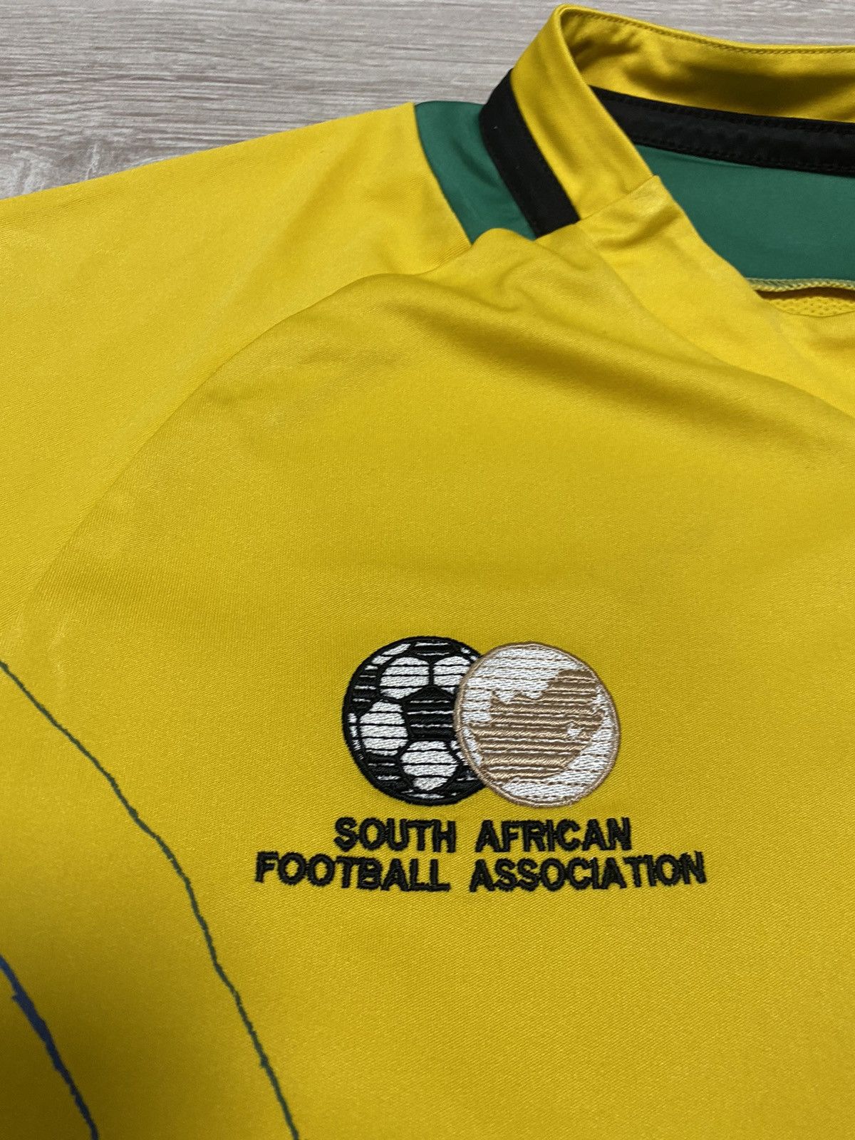 Puma SOUTH AFRICA 2012/13 HOME FOOTBALL SHIRT SOCCER JERSEY PUMA Size US S / EU 44-46 / 1 - 3 Thumbnail