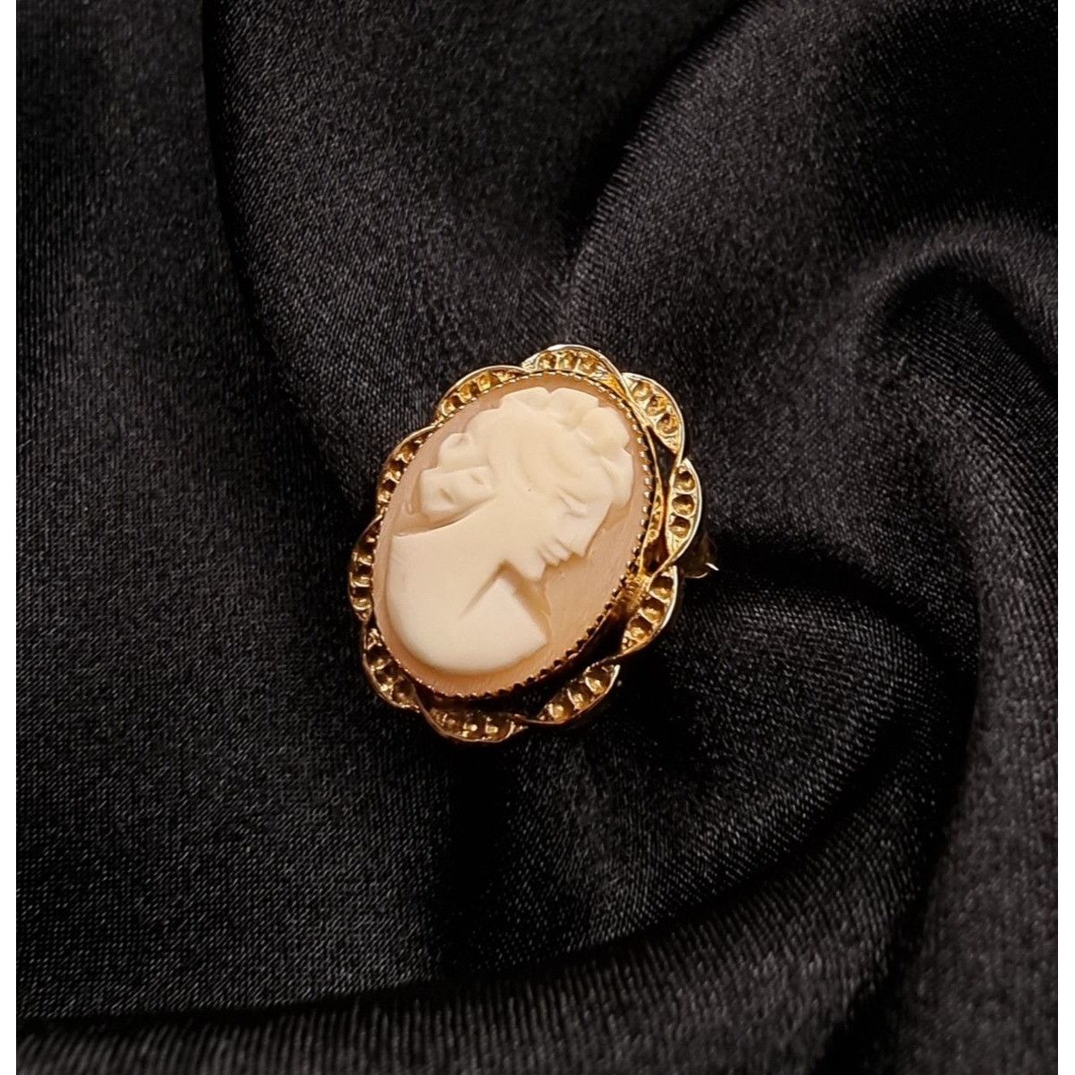 Other Vintage 1/20 12K Gold Cameo Brooch Featuring Intricate Carvi Size ONE SIZE - 4 Thumbnail