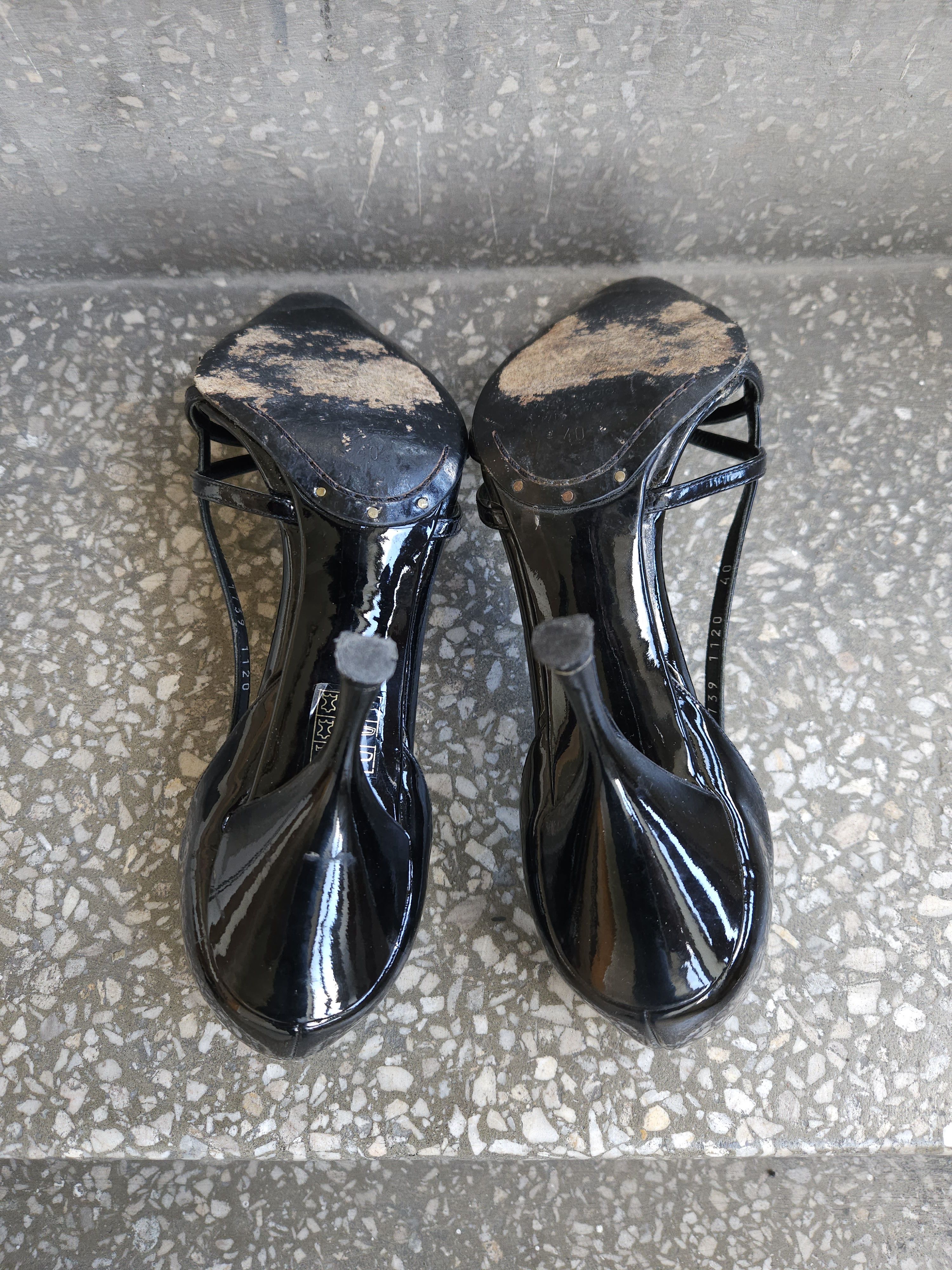 Dolce & Gabbana Dolce gabbana black patent leather pointed toe heels Size US 10 / IT 40 - 12 Thumbnail