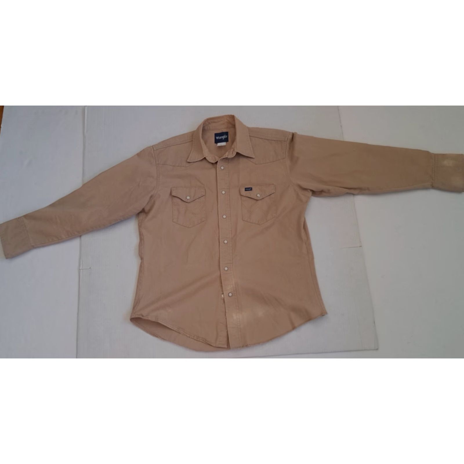 Wrangler VINTAGE Wrangler Pearl Snap Button-Up Shirt Cowboys Canvas Beige Large Unisex Adults Long Sleeve Pocketed Western 24in Pit to Pit Mens Womens Size US L / EU 52-54 / 3 - 5 Thumbnail