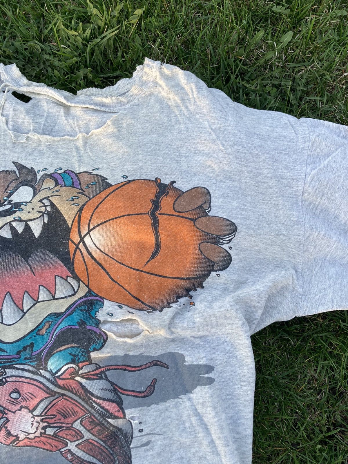 Vintage Tazmanian devil t-shirt Size US XL / EU 56 / 4 - 1 Thumbnail