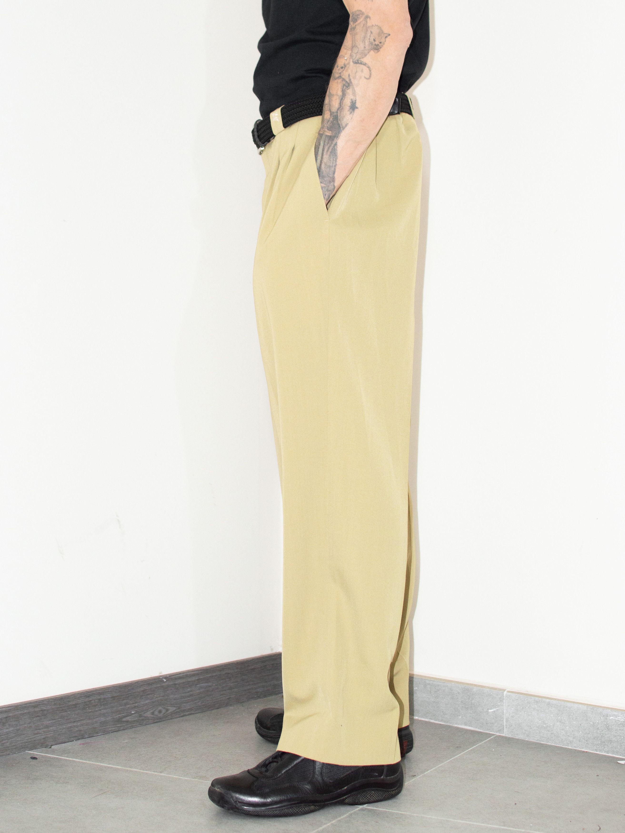 Burberry × Designer × Vintage Vintage 90s Burberry Relaxed Fit Pleated Beige Trousers Pant Size US 36 / EU 52 - 2 Thumbnail