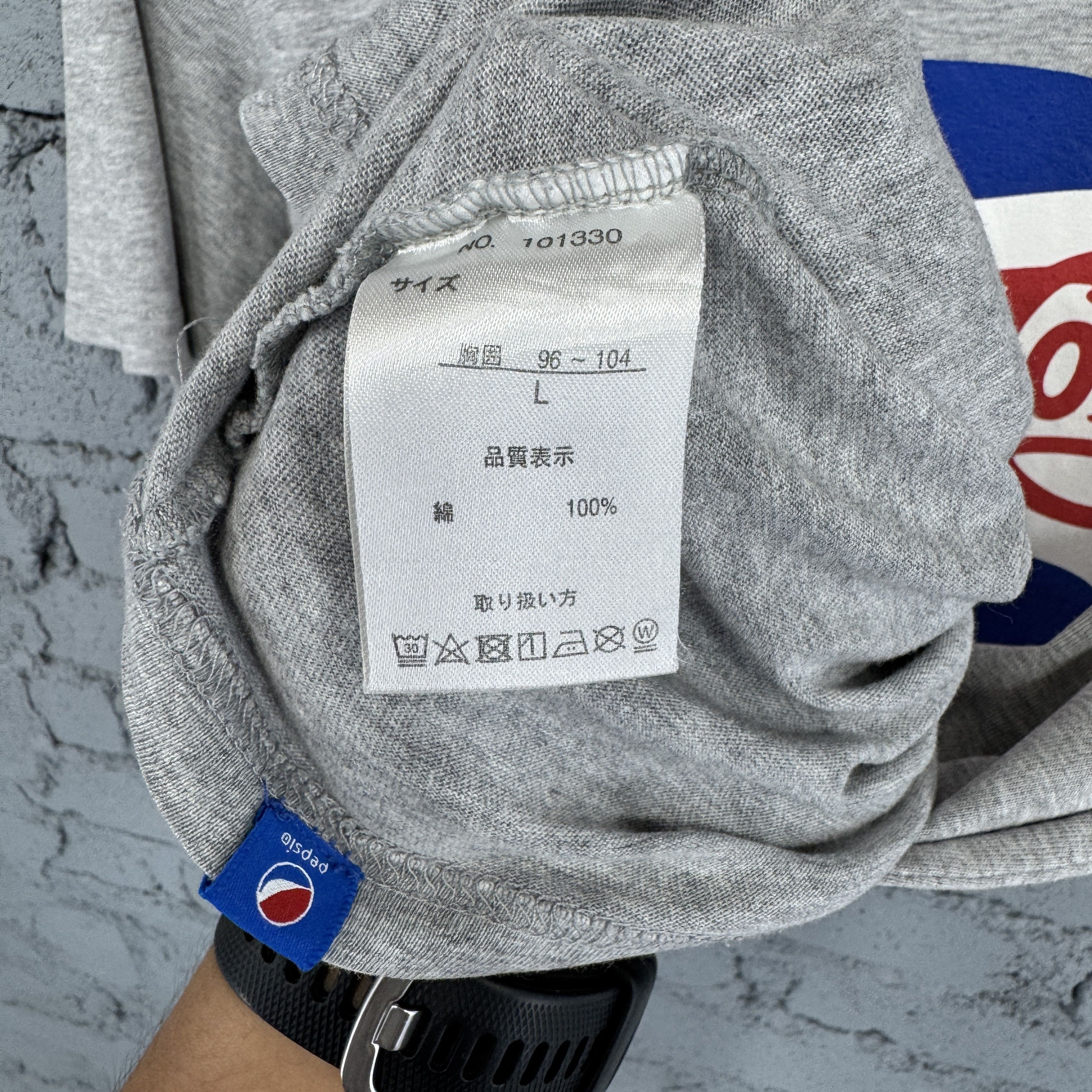 Vintage Officially Licensed Pepsi-Cola Vintage Sunfaded Tshirt Size US L / EU 52-54 / 3 - 9 Thumbnail
