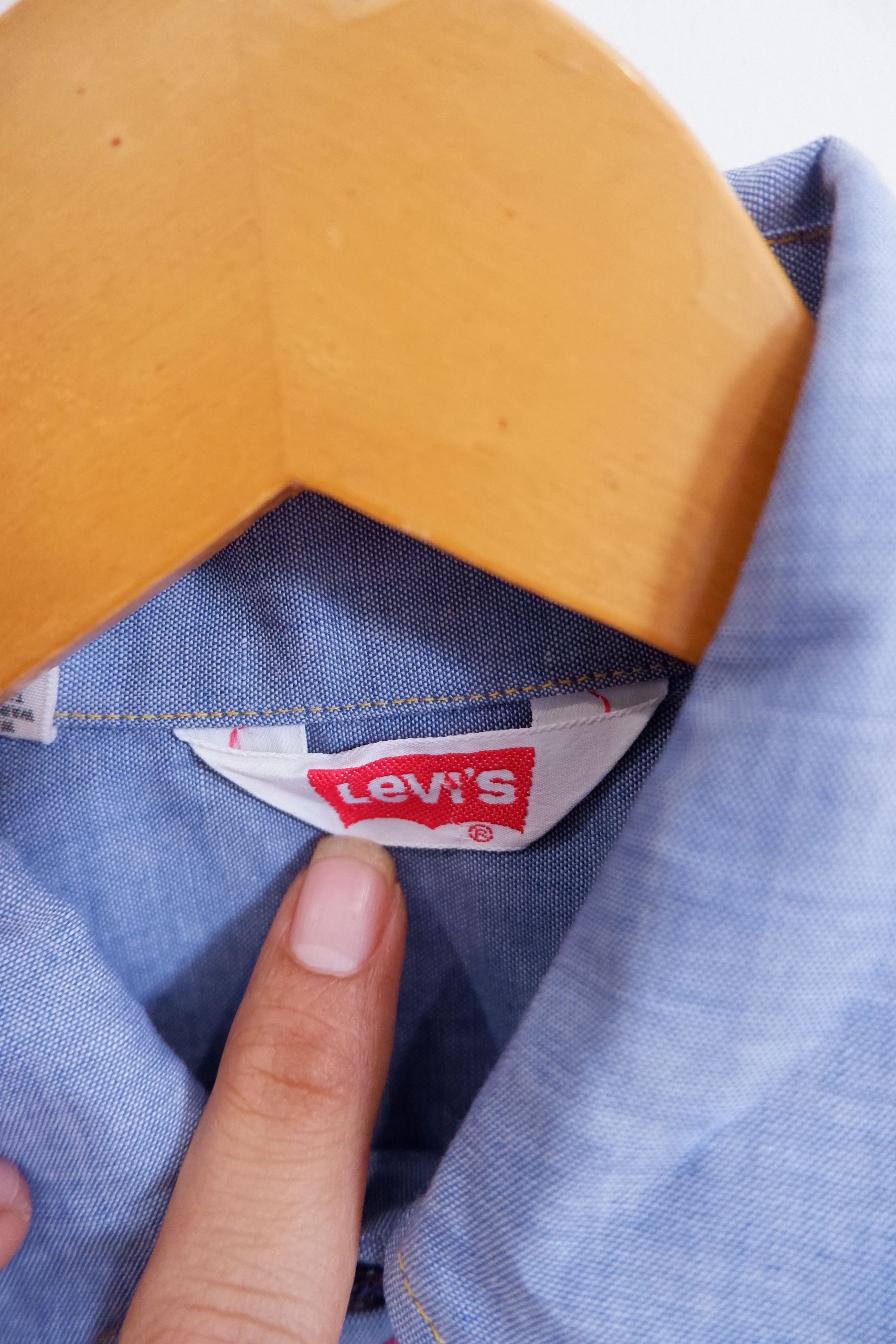 Levi's Vintage Clothing Vintage 1980 LEVI'S Hand Stitch Embroidered Chambray Shirts Size US S / EU 44-46 / 1 - 7 Thumbnail