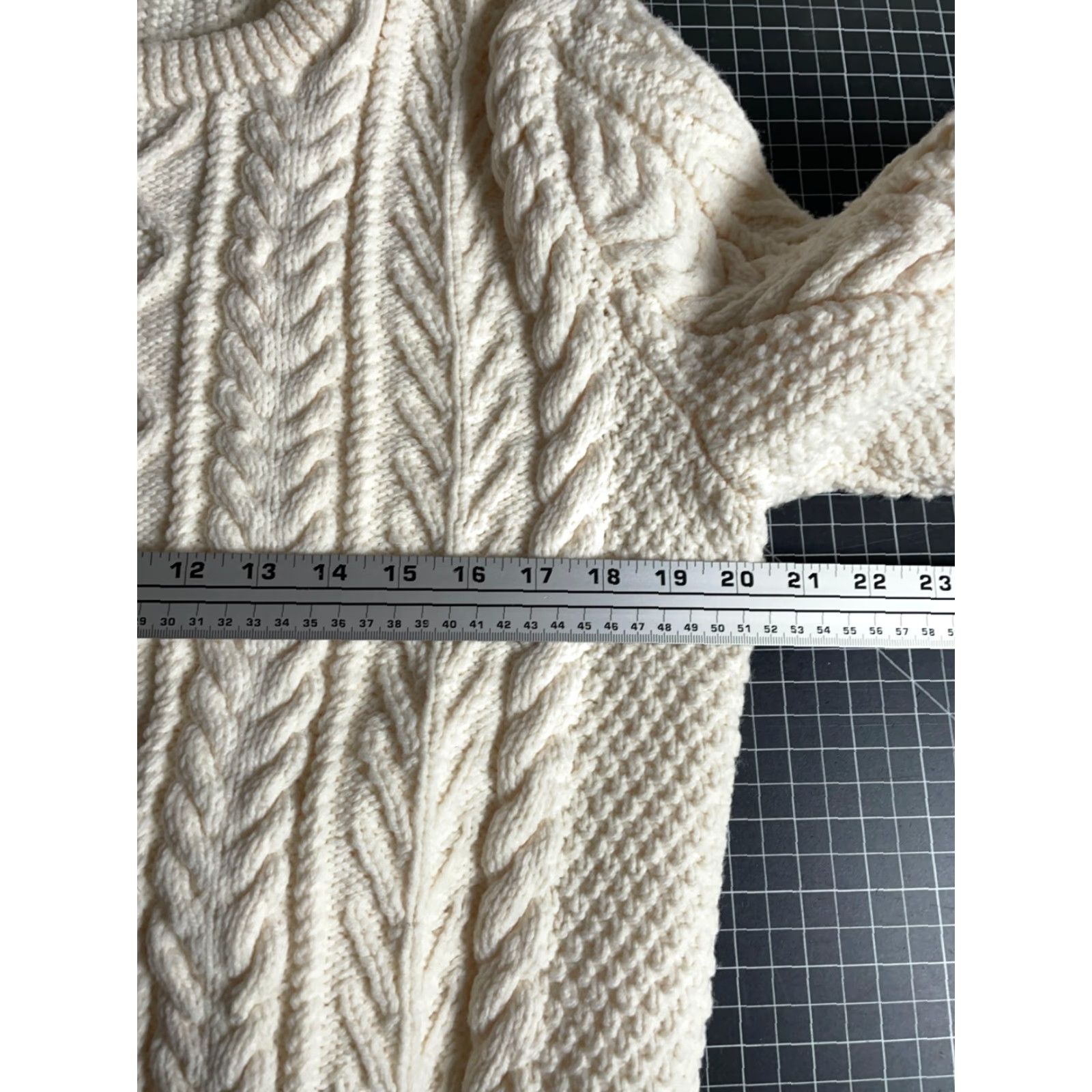Vintage VINTAGE 70s Wool Cable Knit Sweater Men's XL Ivory Crew Neck Pullover Classic Preppy Retro Warmth Mens Size US XL / EU 56 / 4 - 4 Thumbnail