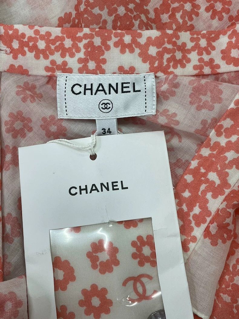 Chanel Chanel Pink daisy print skirt Size 42" / US 20 - 4 Thumbnail