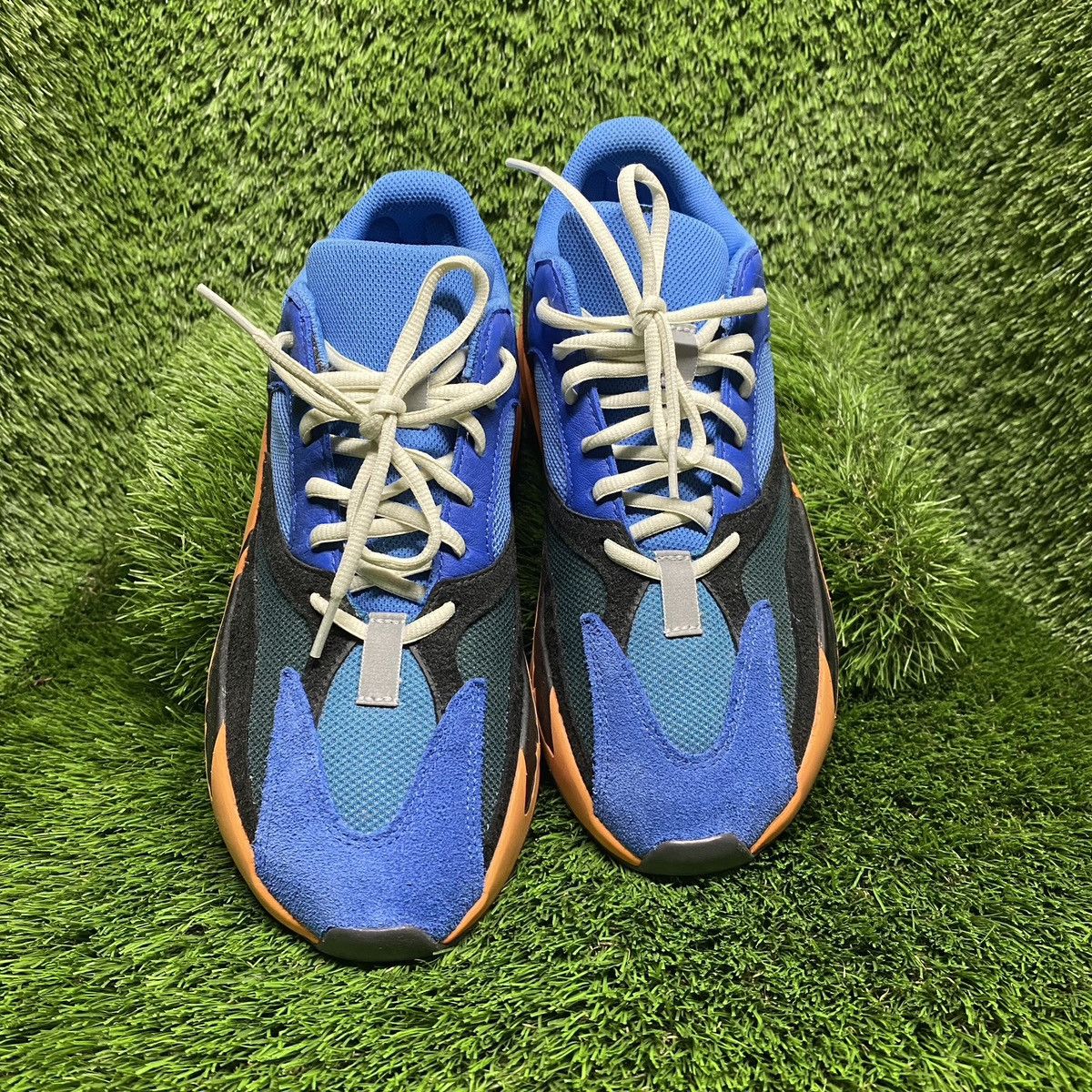 Yeezy Yeezy 700 “Bright Blue” Size US 9 / EU 42 - 3 Thumbnail