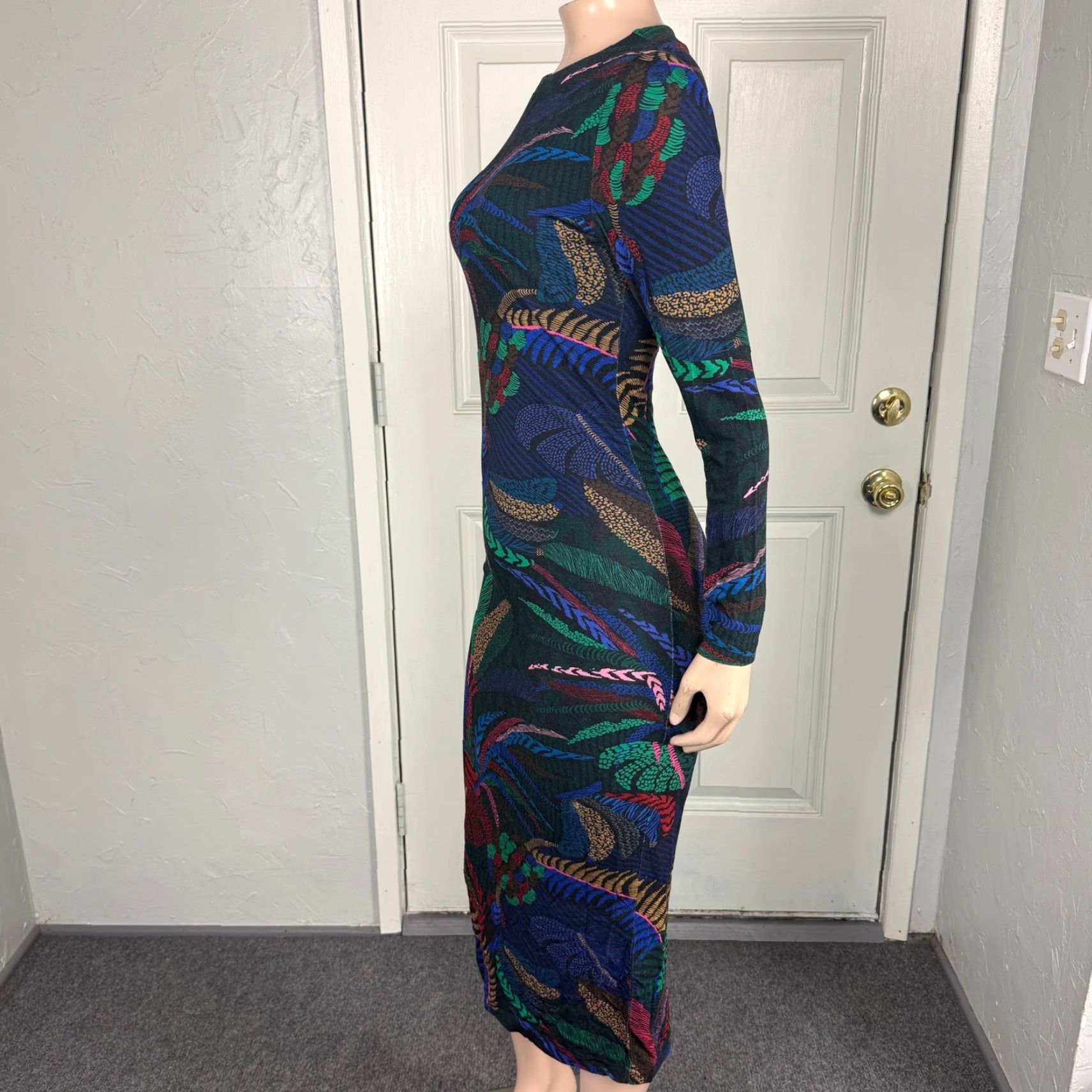Farm Rio Farm Rio Dress Amazonia Night Midi XS Crew Neck Long Sleeve G3-6 Size XS / US 0-2 / IT 36-38 - 3 Thumbnail