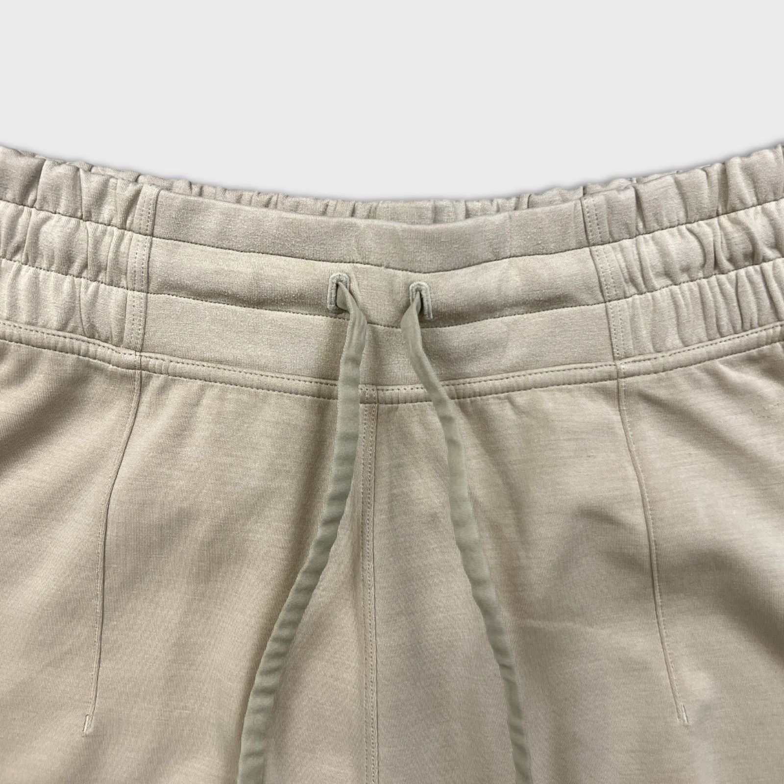 Lululemon Lululemon Soft Ambitions High Rise Shorts sz 8 Pocketed Size 30" / US 8 / IT 44 - 2 Thumbnail