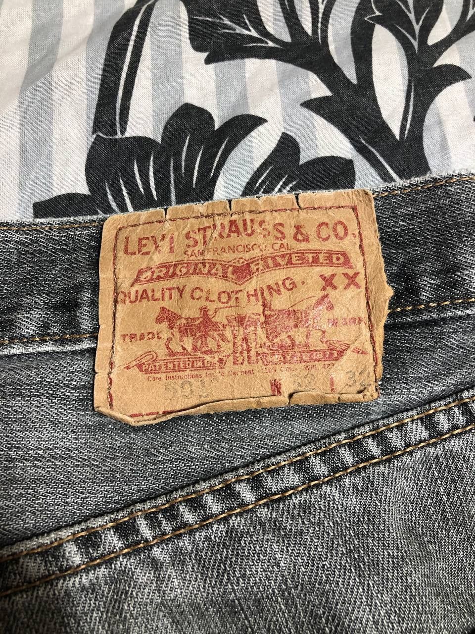 Levi's Vintage 90s Levi’s 501 Boot Cut Made in USA Size US 32 / EU 48 - 8 Thumbnail