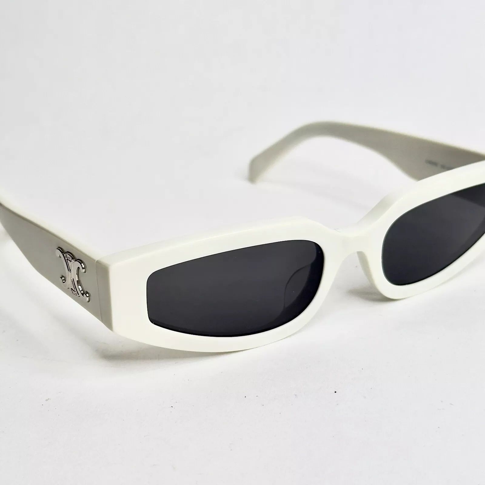 Celine CELINE TRIOMPHE Paris White Logo Sunglasses CL40269U 25A Size ONE SIZE - 6 Thumbnail