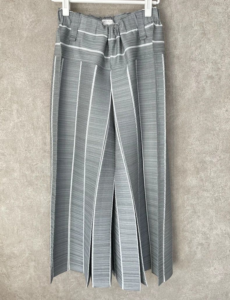 Issey Miyake Issey Miyake size:3 Grey bamboo-joint deformed trousers Size 31" - 1 Thumbnail