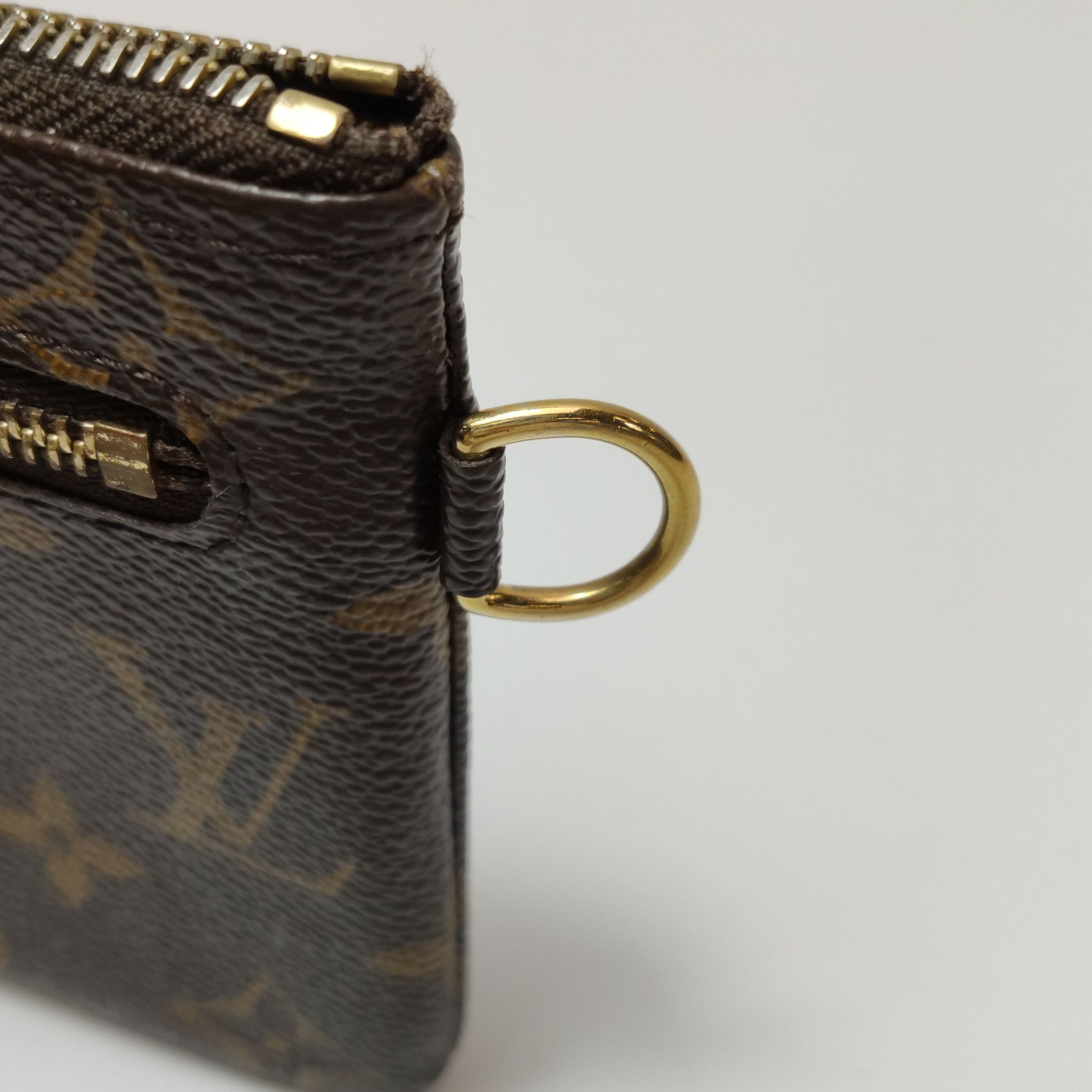 Louis Vuitton Louis Vuitton (LV) Cowhide Monogram Emblem Wallet -y2506 Size ONE SIZE - 4 Thumbnail