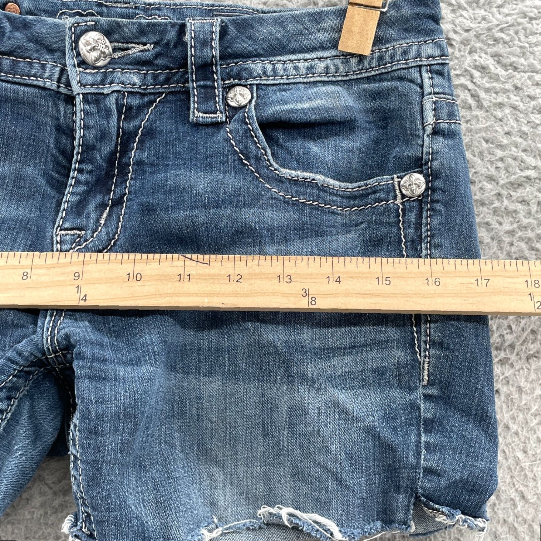 Miss Me Miss Me Jean Shorts Womens 30* Y2K Western Rodeo Grunge Daisy Cowboy Preppy 90's Size 30" / US 8 / IT 44 - 6 Thumbnail