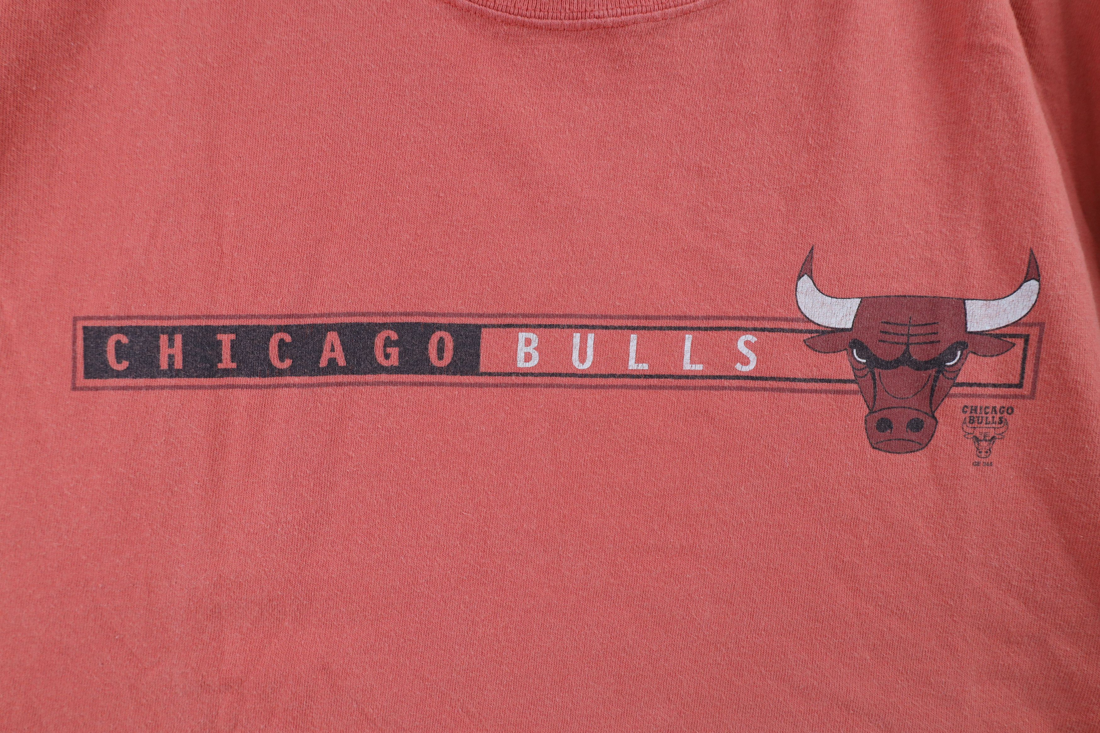 Vintage Vintage 90s Spell Chicago Bulls Basketball T-Shirt Red USA Size US XXL / EU 58 / 5 - 4 Thumbnail