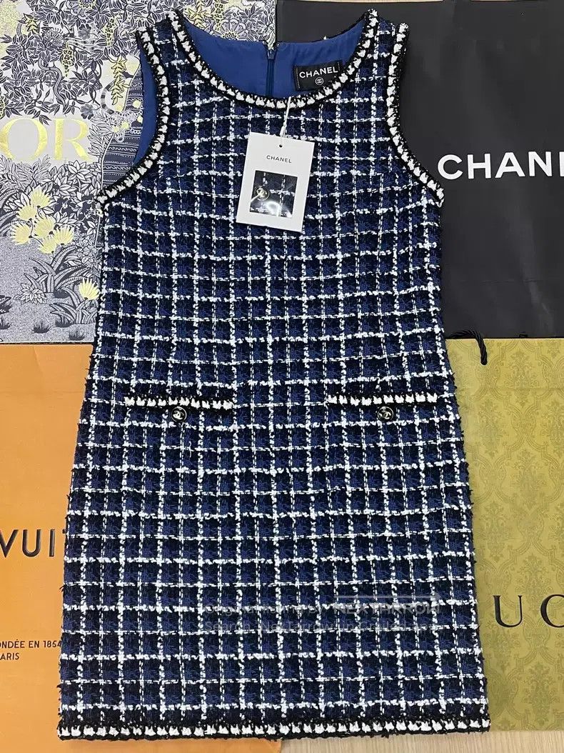 Chanel Chanel Blue and white plaid tweed dress Size XS / US 0-2 / IT 36-38 - 1 Thumbnail