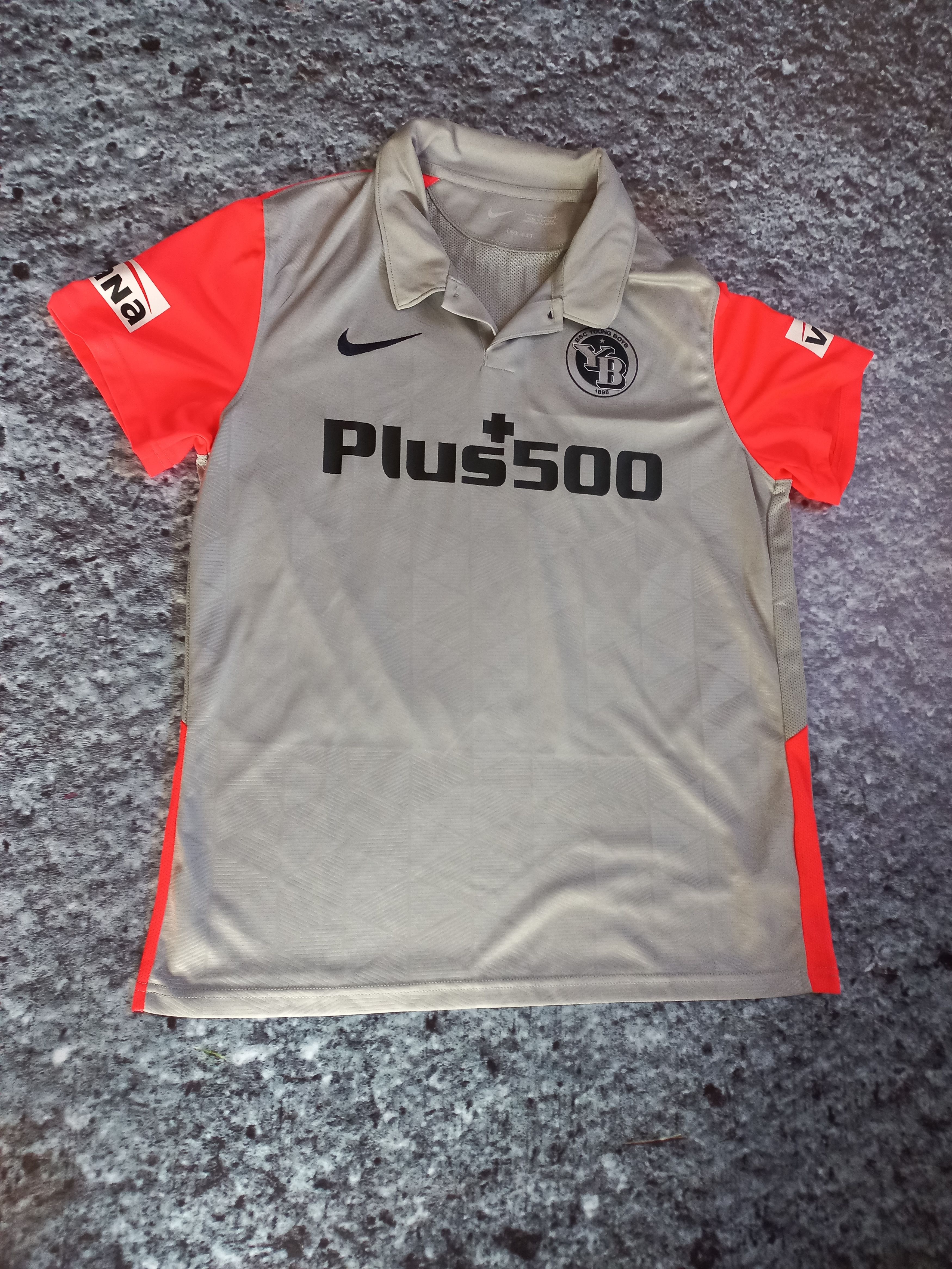 Nike × Vintage Young Boys Football Shirt 2020 Size US L / EU 52-54 / 3 - 4 Thumbnail