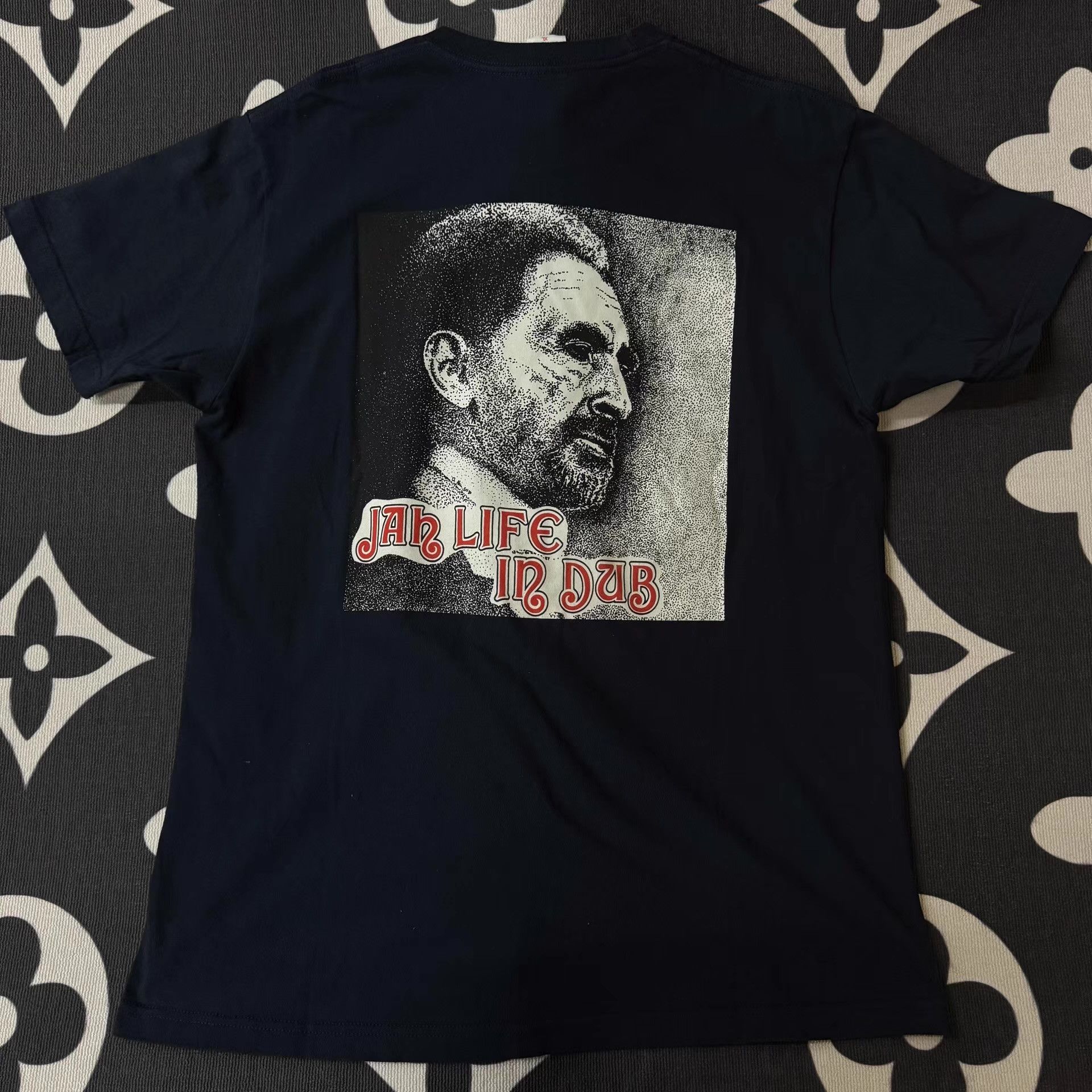 Supreme Supreme Portrait Logo Navy Short Sleeve T‑shirt Q10 Size US XL / EU 56 / 4 - 2 Thumbnail