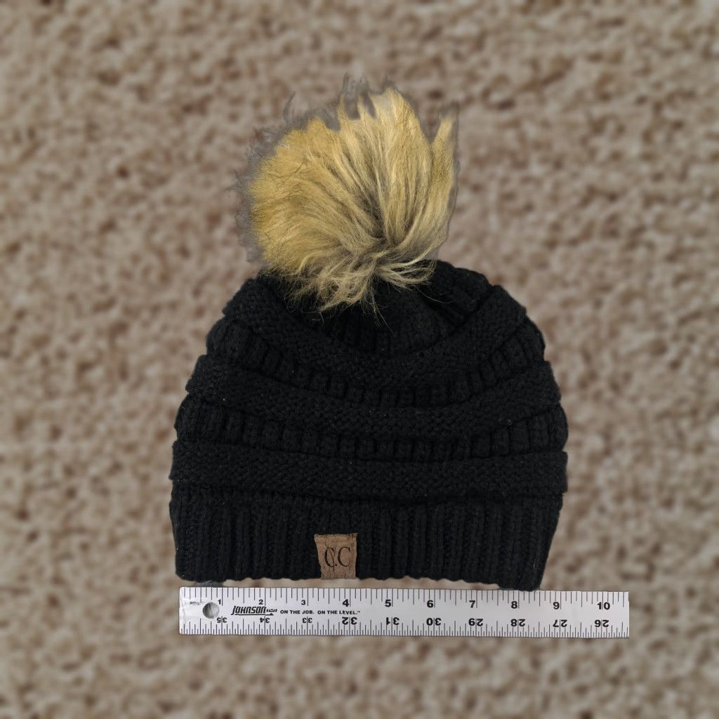 Vintage C.C Exclusives Beanie Toque Womens One Size Black Knit Acrylic Faux Fur Pom Size ONE SIZE - 1 Thumbnail