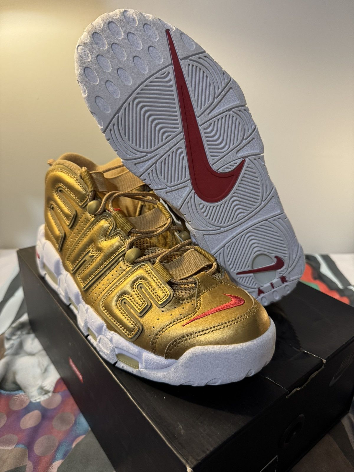 Nike SUPREME UPTEMPO Gold Size US 10 / EU 43 - 11 Thumbnail