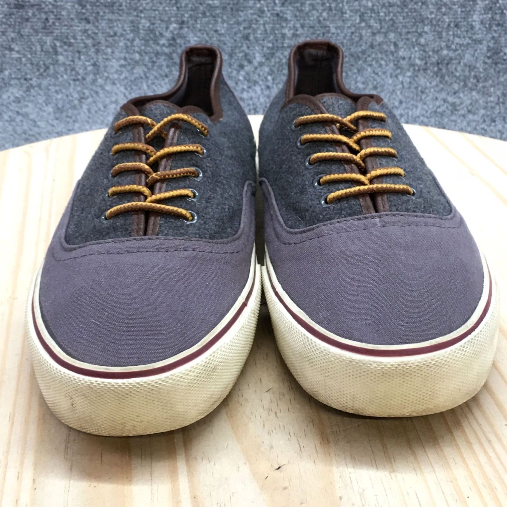 American Eagle Outfitters American Eagle Outfitters Shoes Mens 10 Low Top Lace Up Sneakers Gray Canvas Sneaker Mens Size 10 Gray Canvas Size US M / EU 48-50 / 2 - 6 Thumbnail