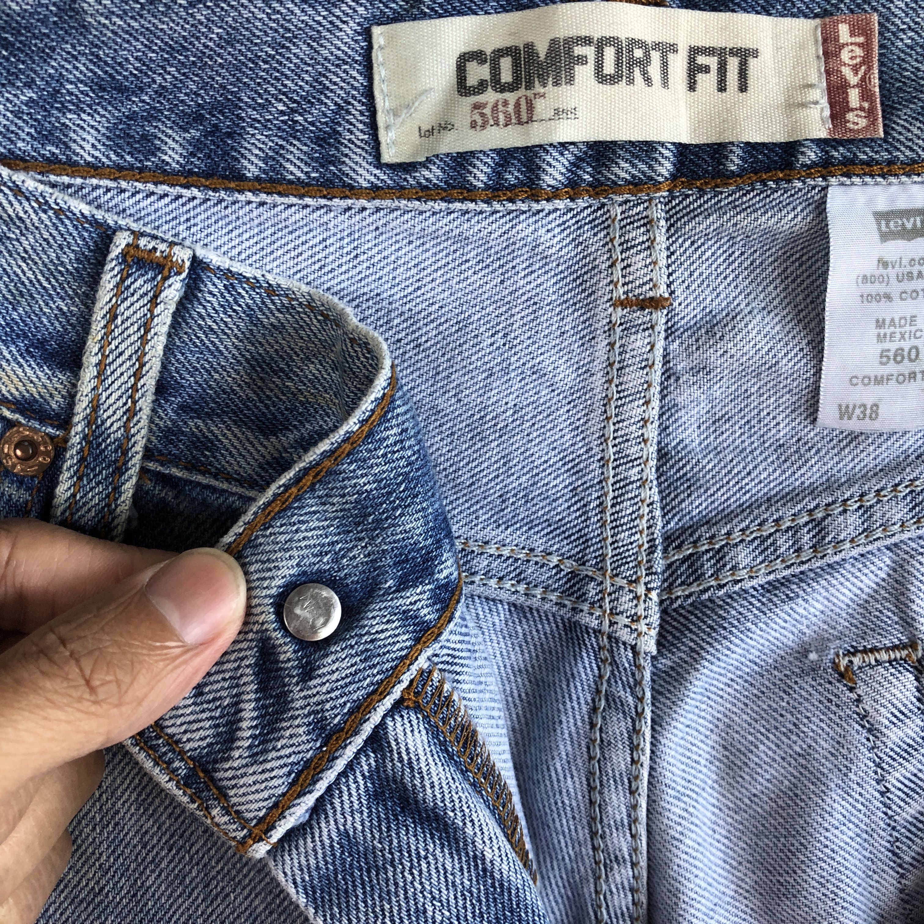 Levi's Vintage Levis 560 Baggy Jeans Levi's Faded Light Wash Denim Size US 36 / EU 52 - 7 Thumbnail